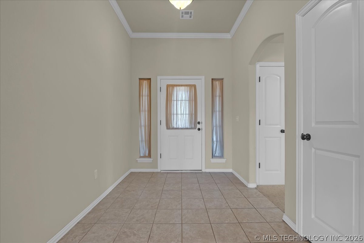 2405 W Quinton Street