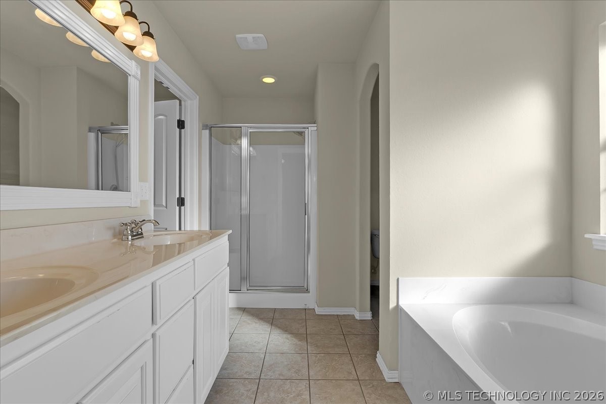 2405 W Quinton Street