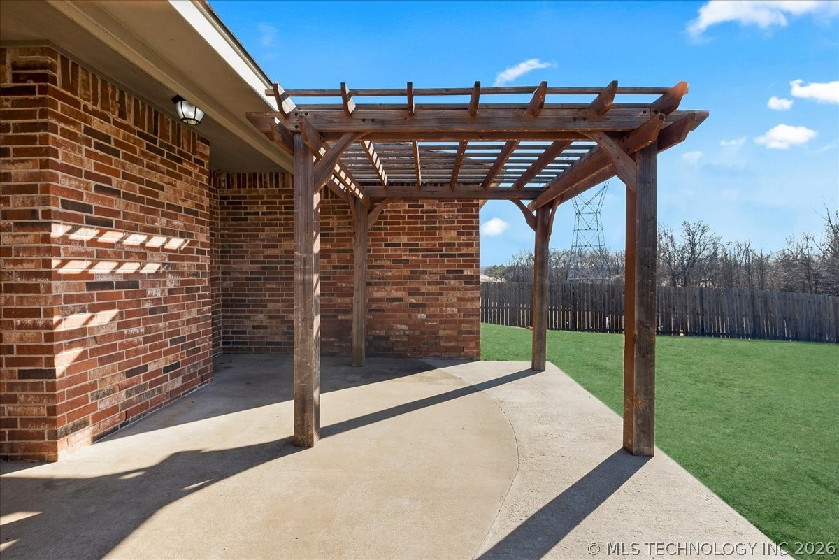 2405 W Quinton Street