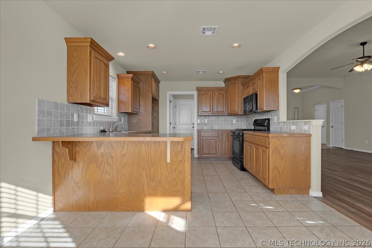 2405 W Quinton Street