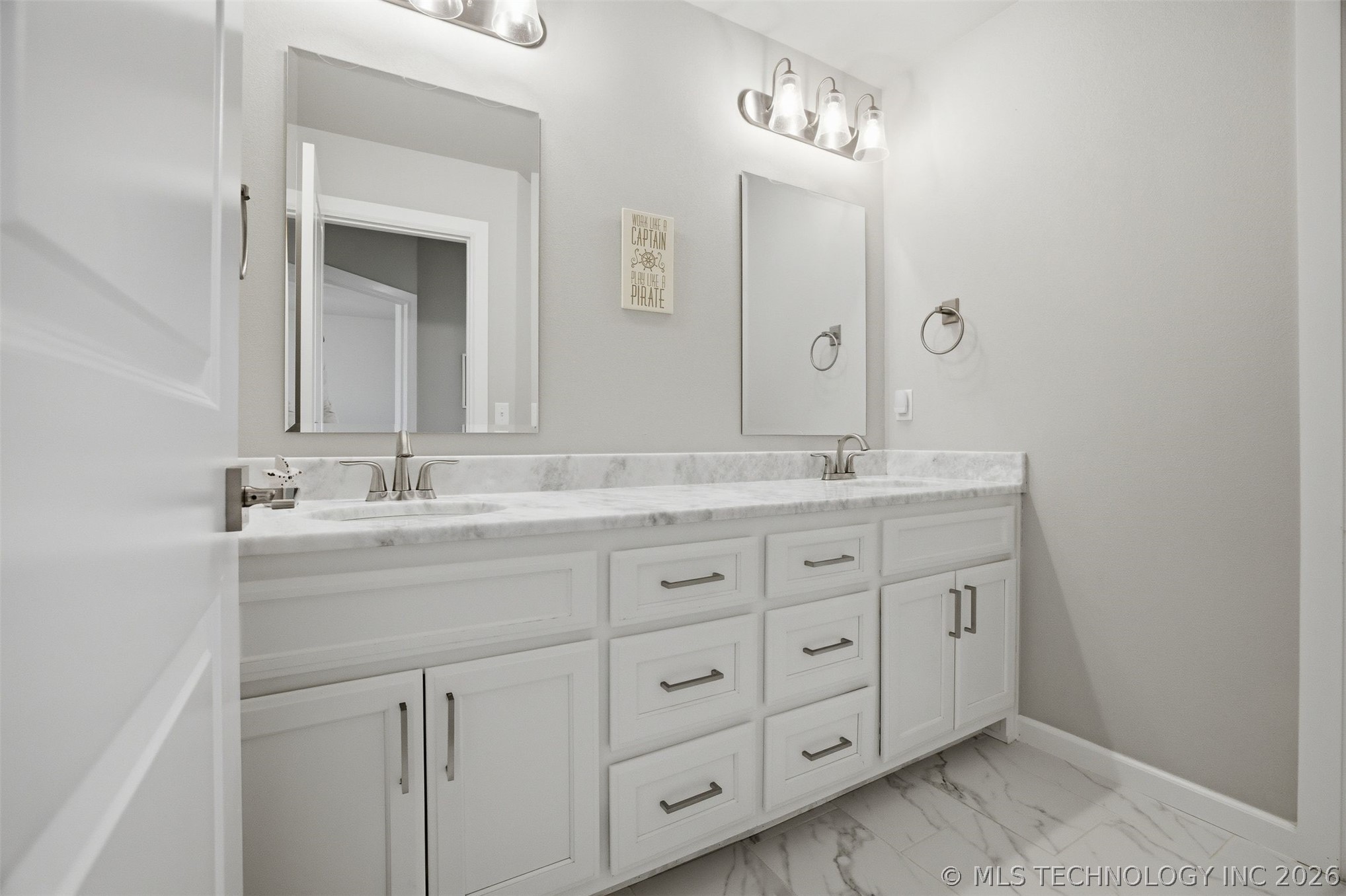 11391 S 213th East Avenue