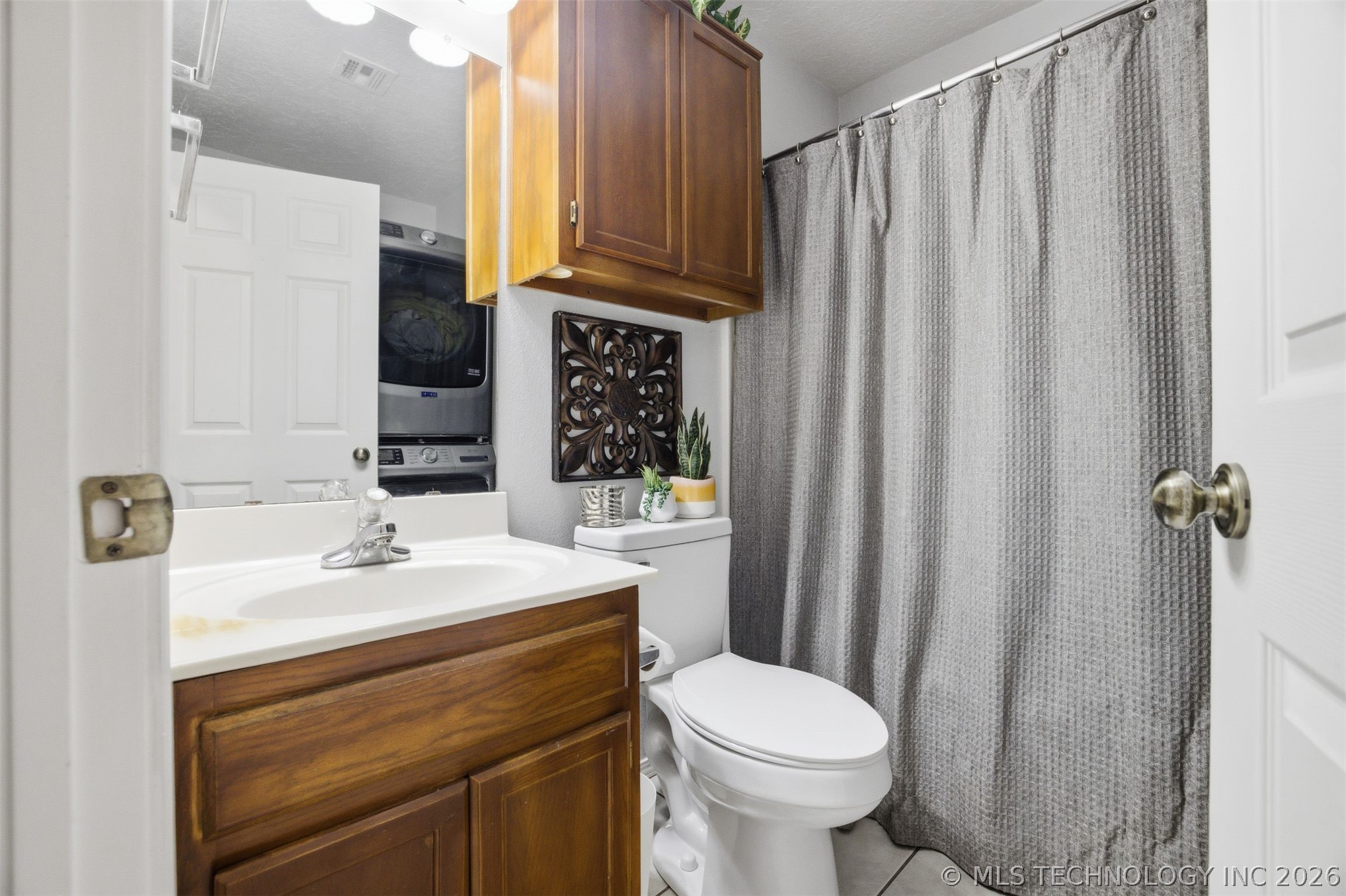 111 W Redwood Street