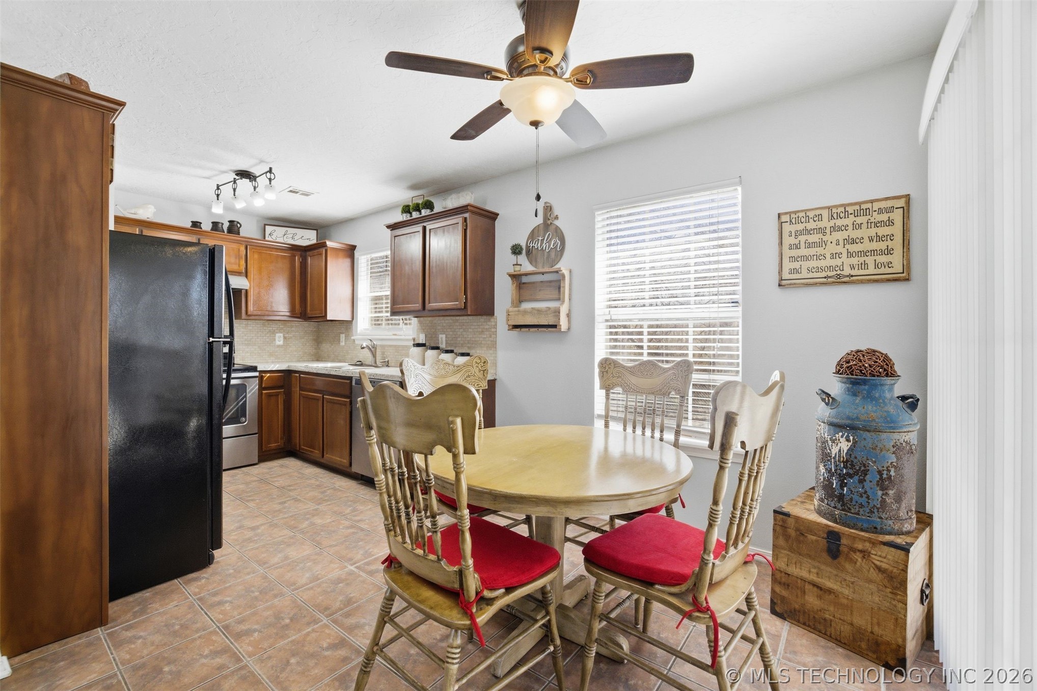 111 W Redwood Street