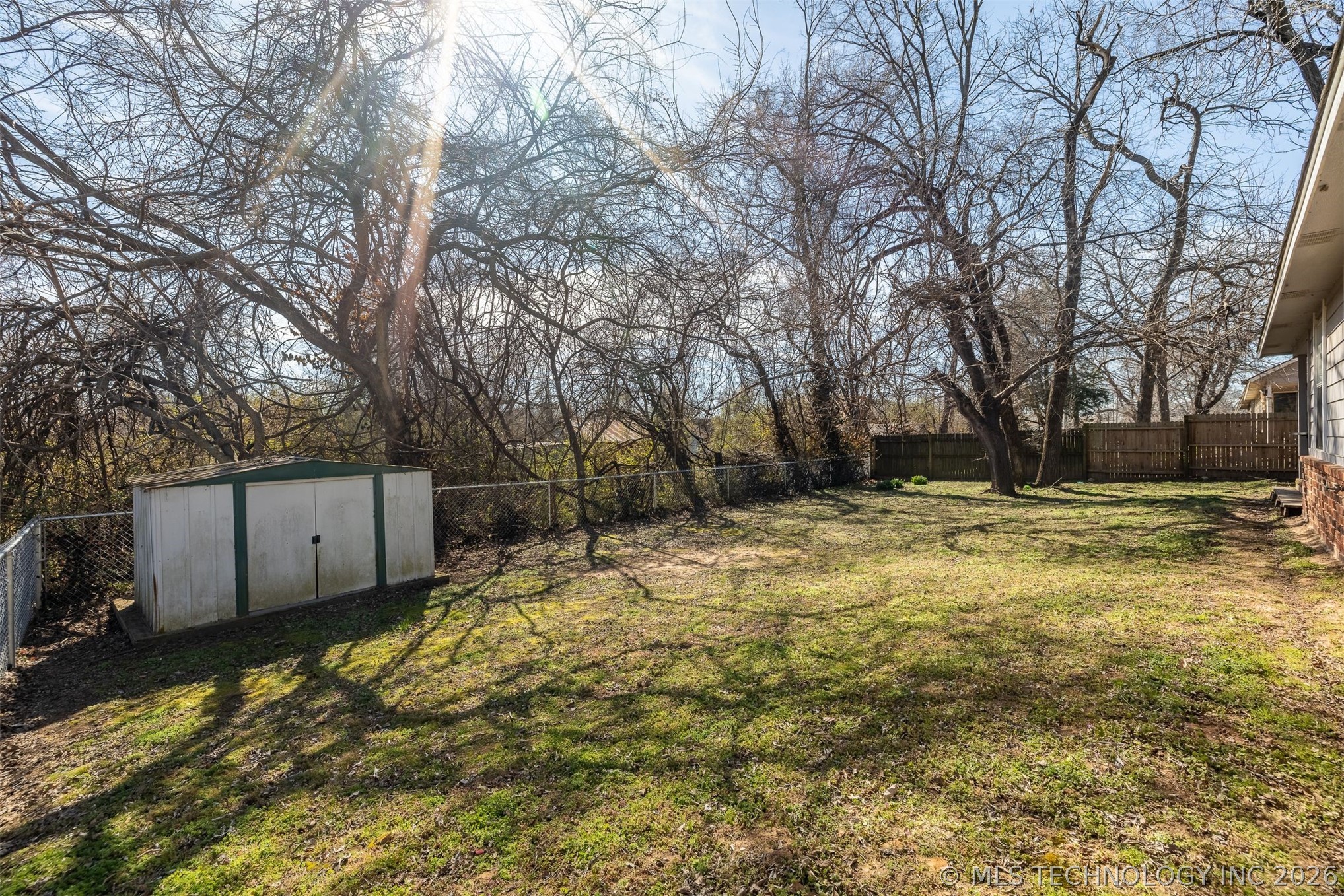 111 W Redwood Street