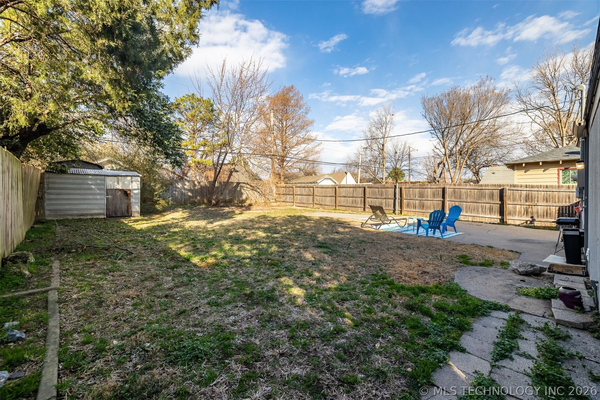 1332 S Knoxville Avenue