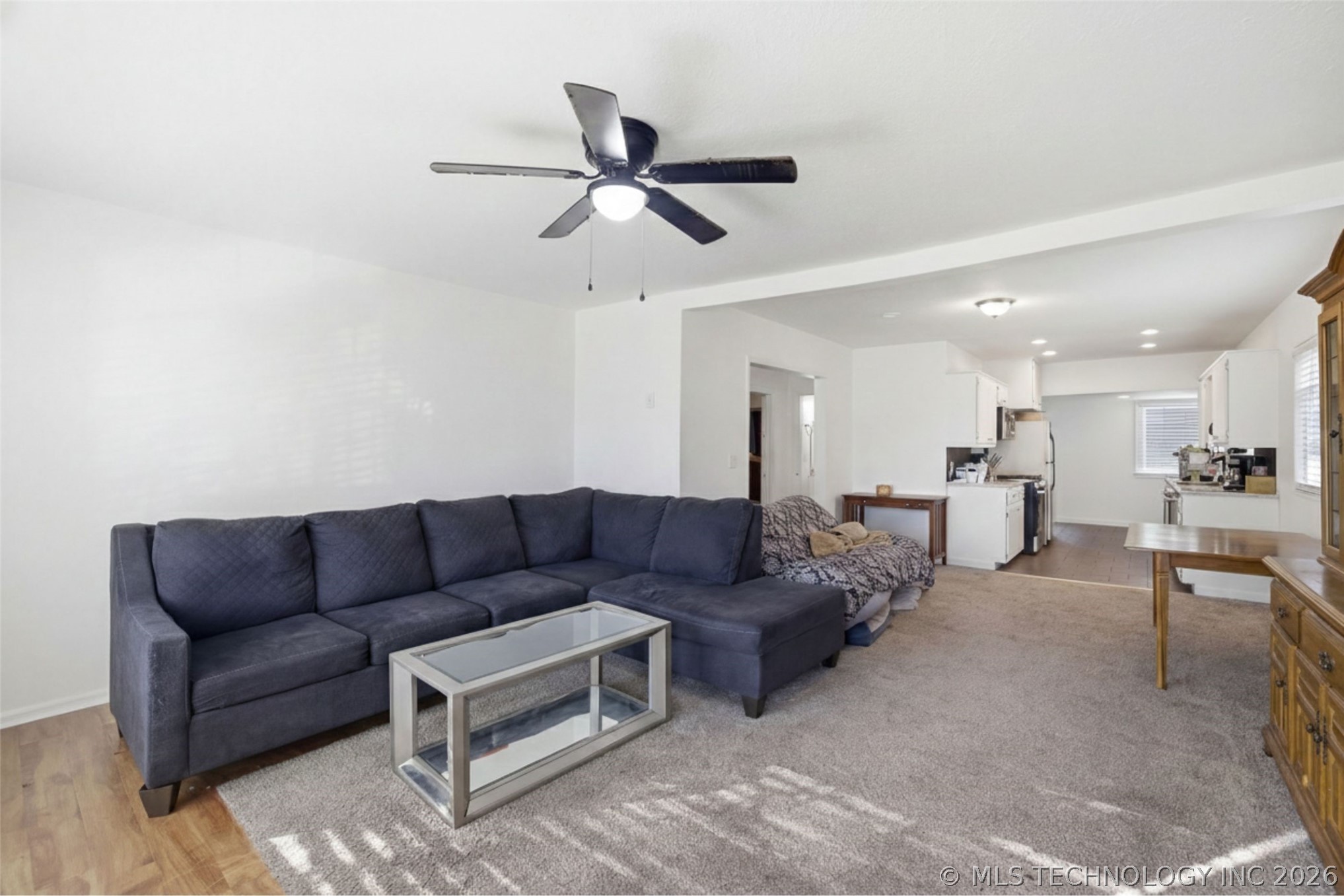 1332 S Knoxville Avenue