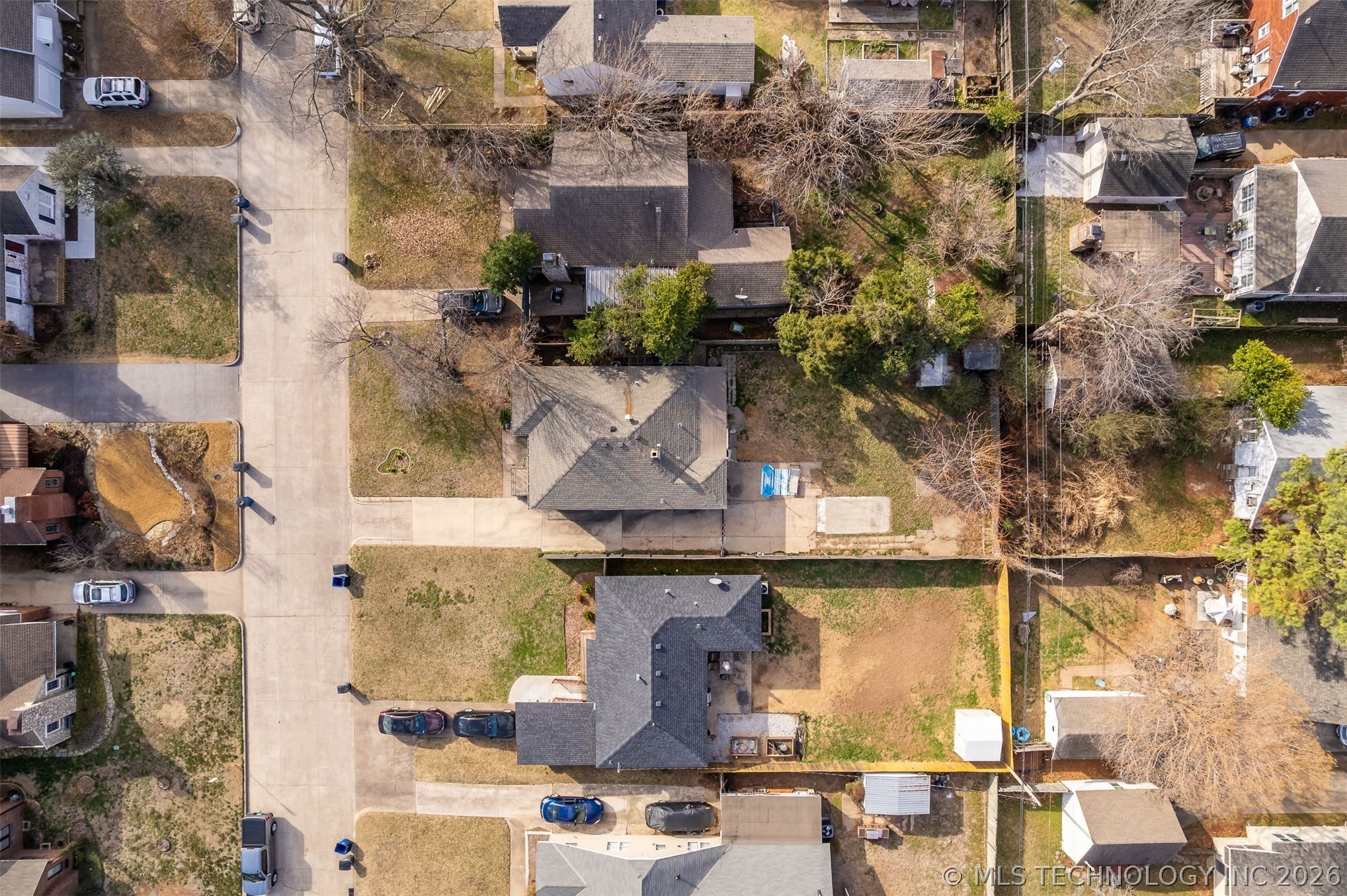 1332 S Knoxville Avenue