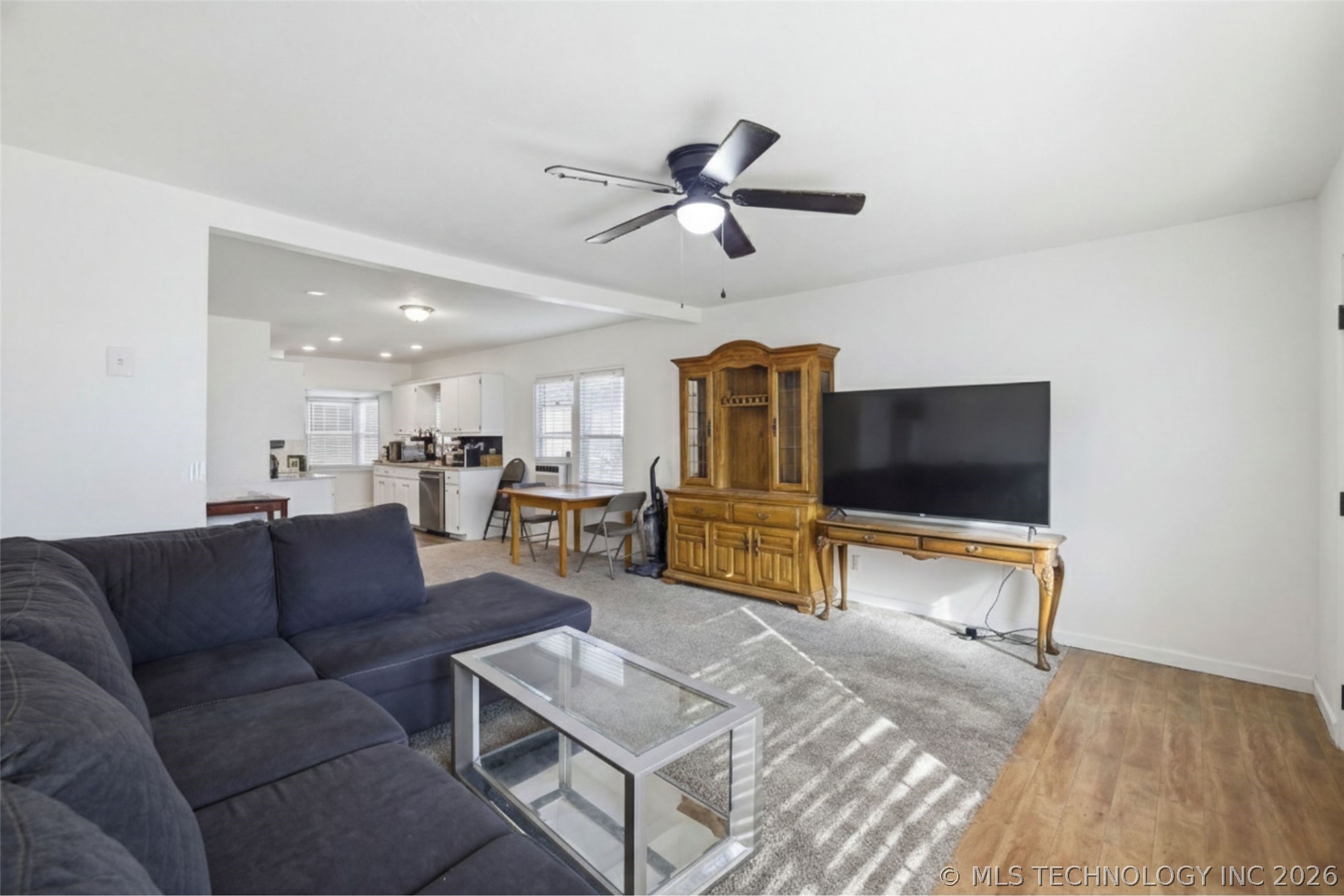 1332 S Knoxville Avenue