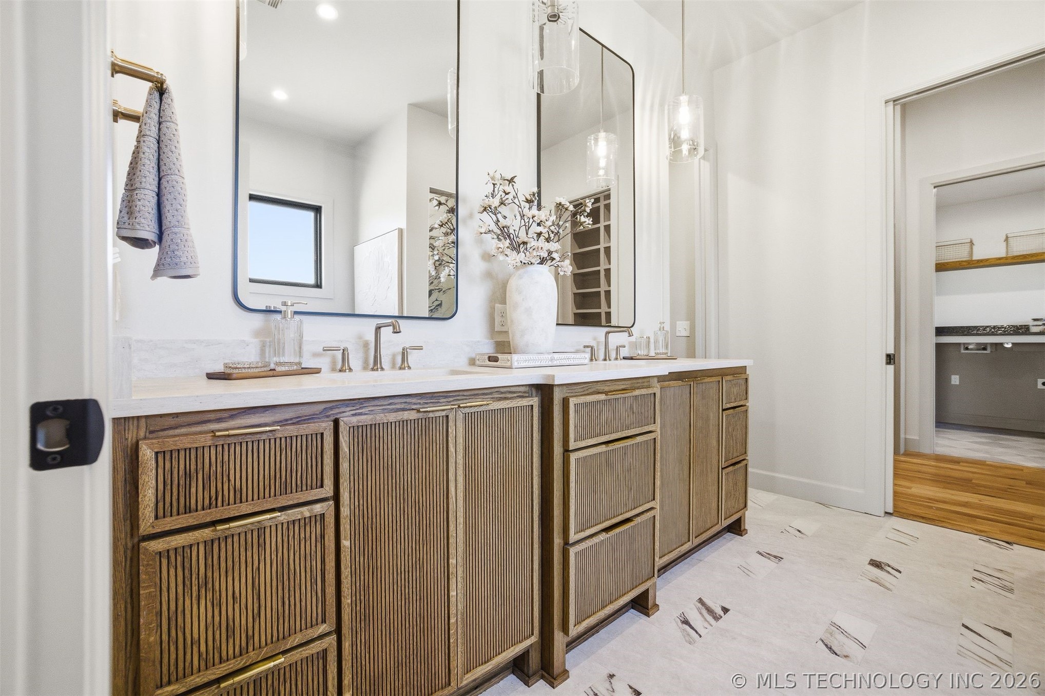 2241 S Florence Avenue