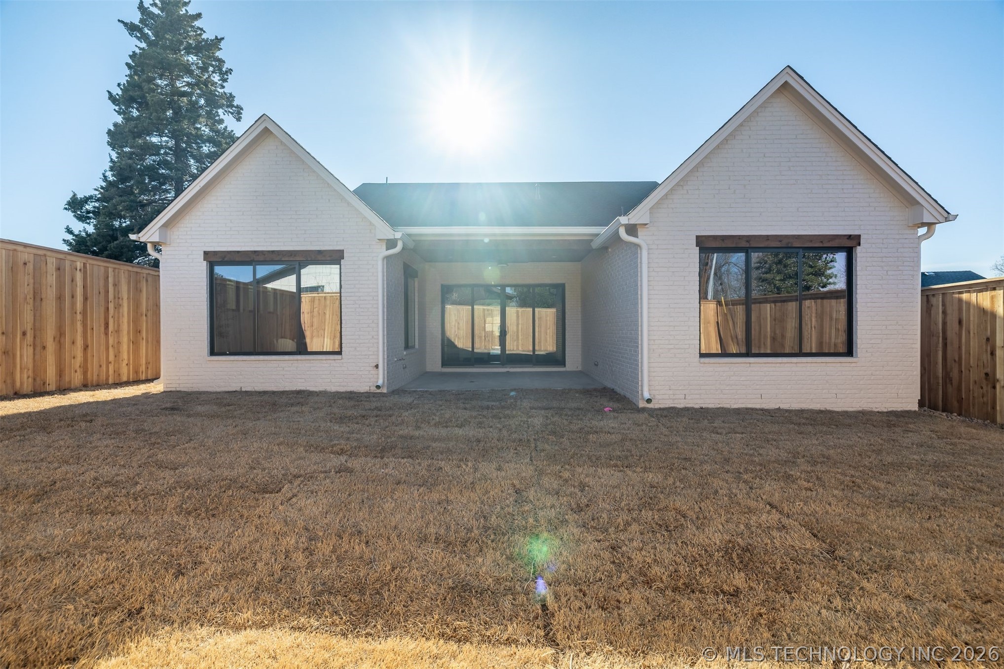 2241 S Florence Avenue