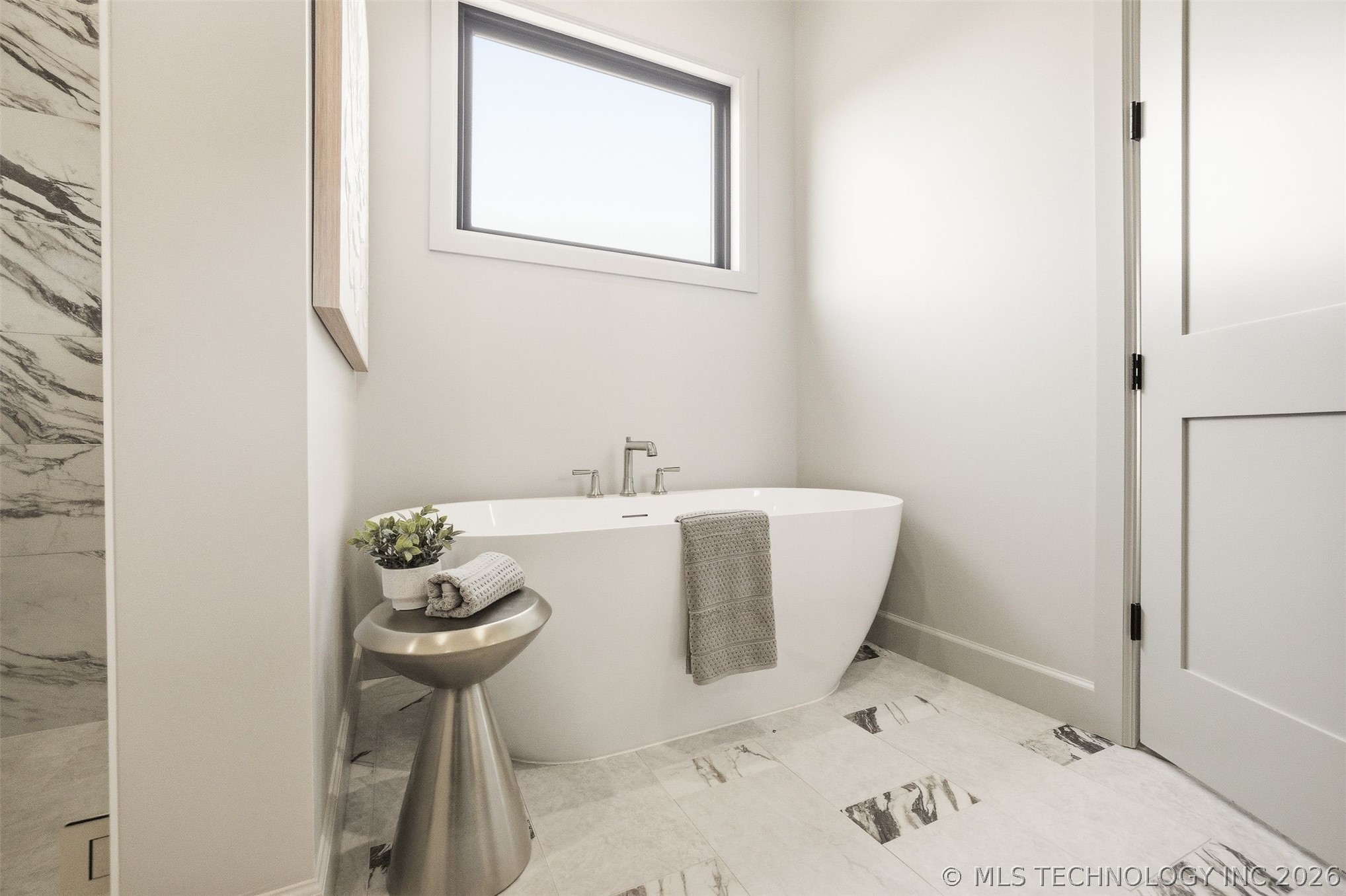 2241 S Florence Avenue