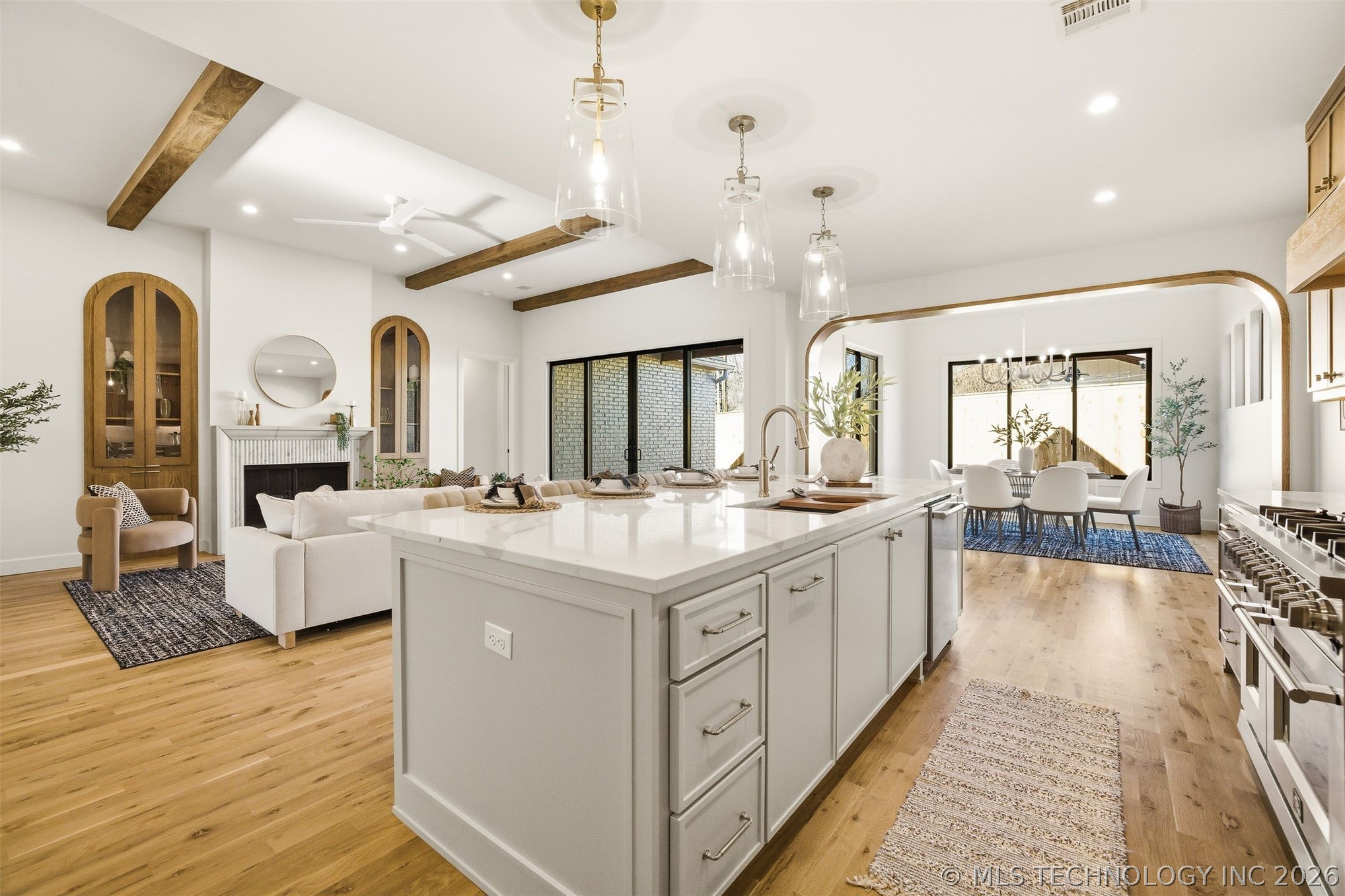 2241 S Florence Avenue