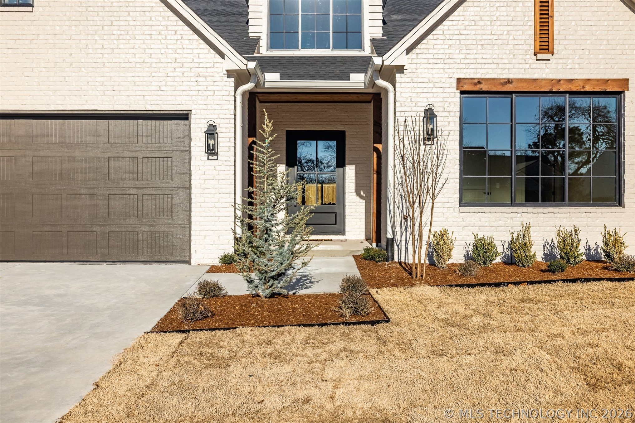 2241 S Florence Avenue