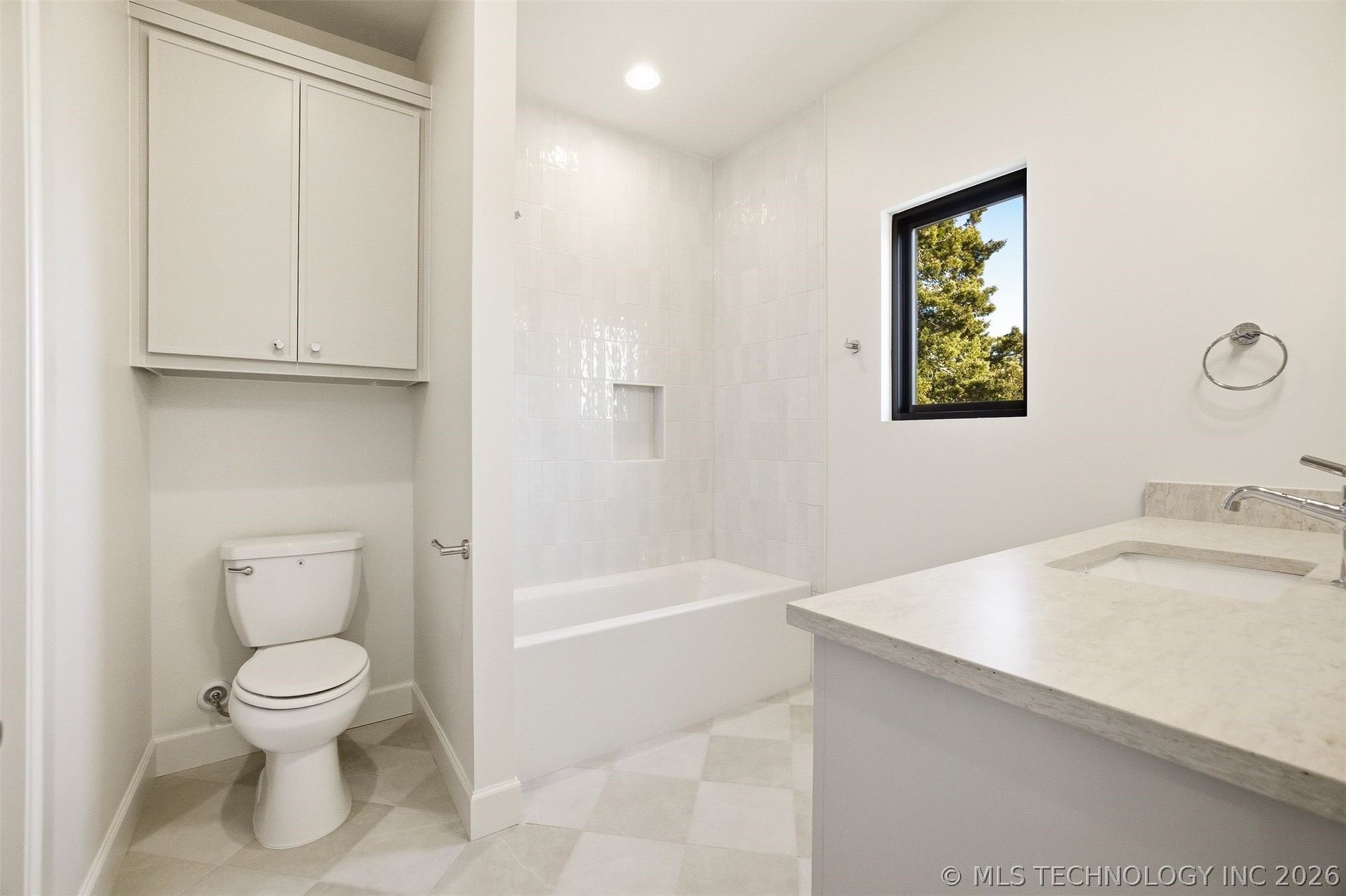 2241 S Florence Avenue