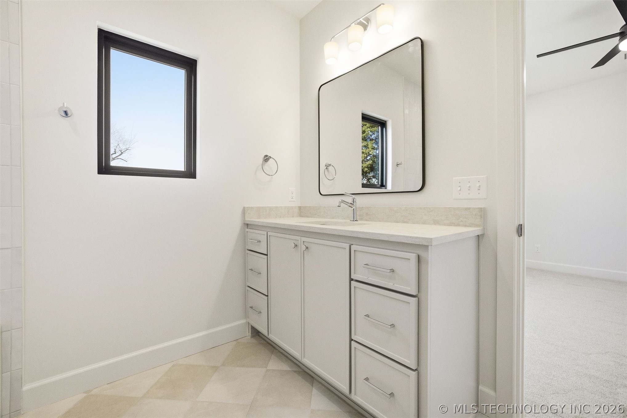 2241 S Florence Avenue