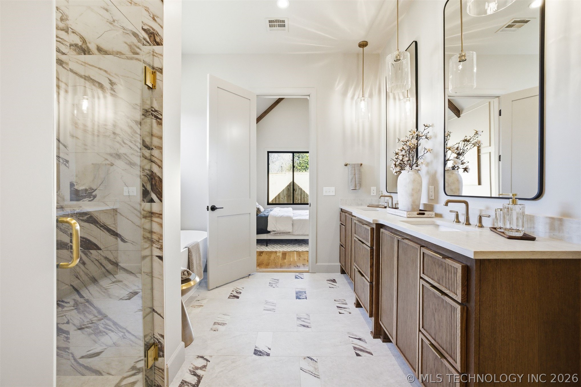 2241 S Florence Avenue