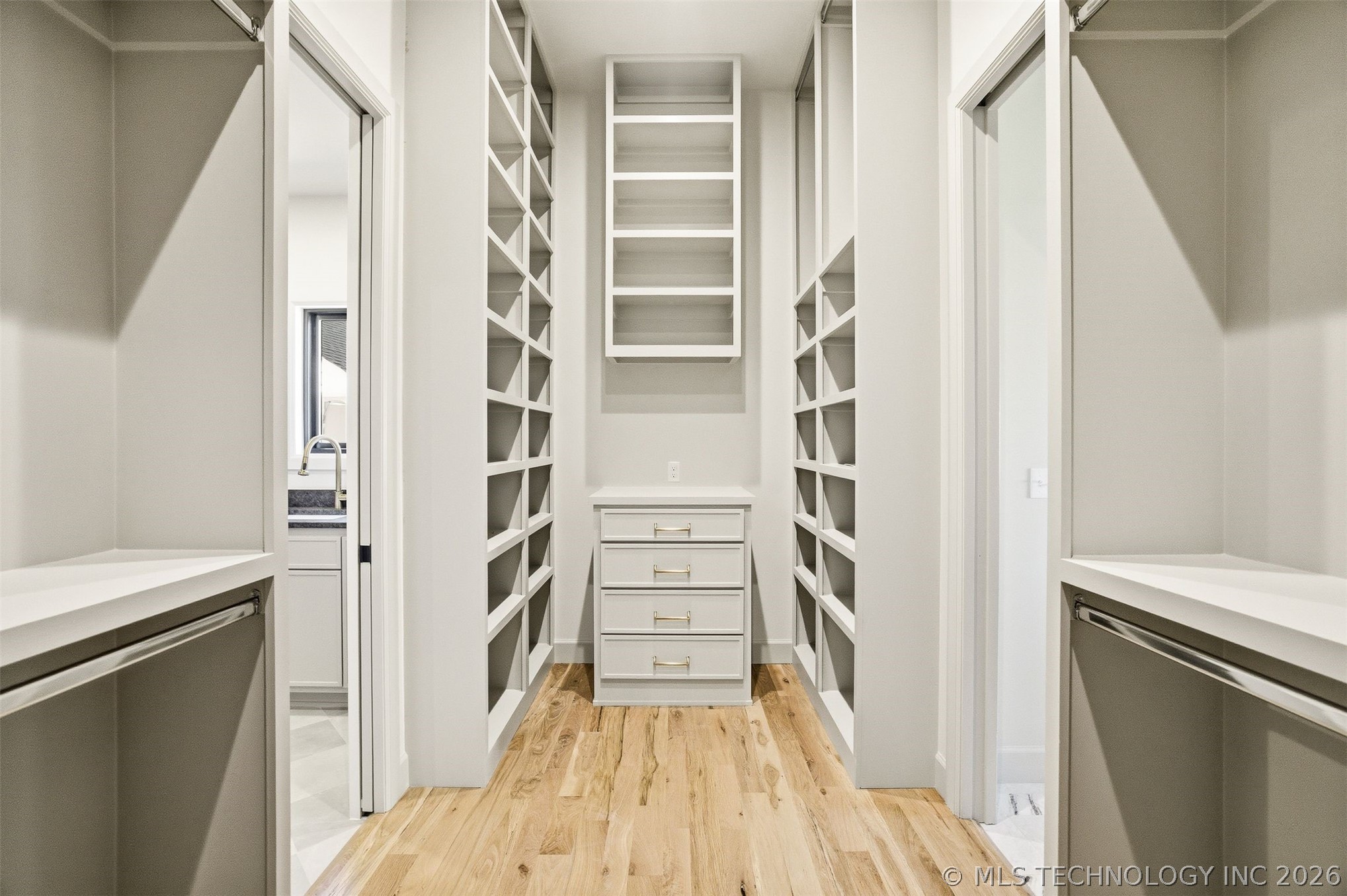 2241 S Florence Avenue