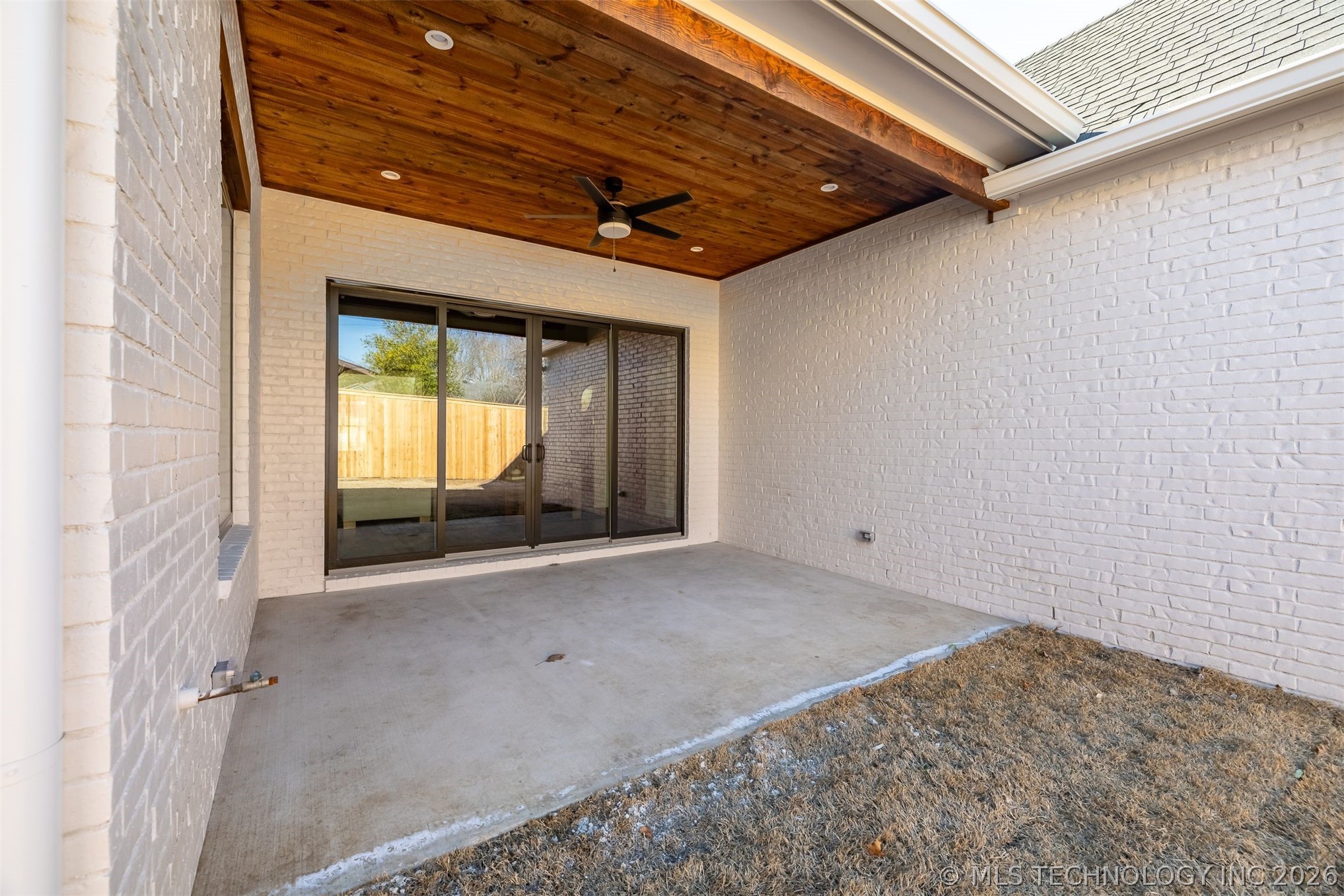 2241 S Florence Avenue