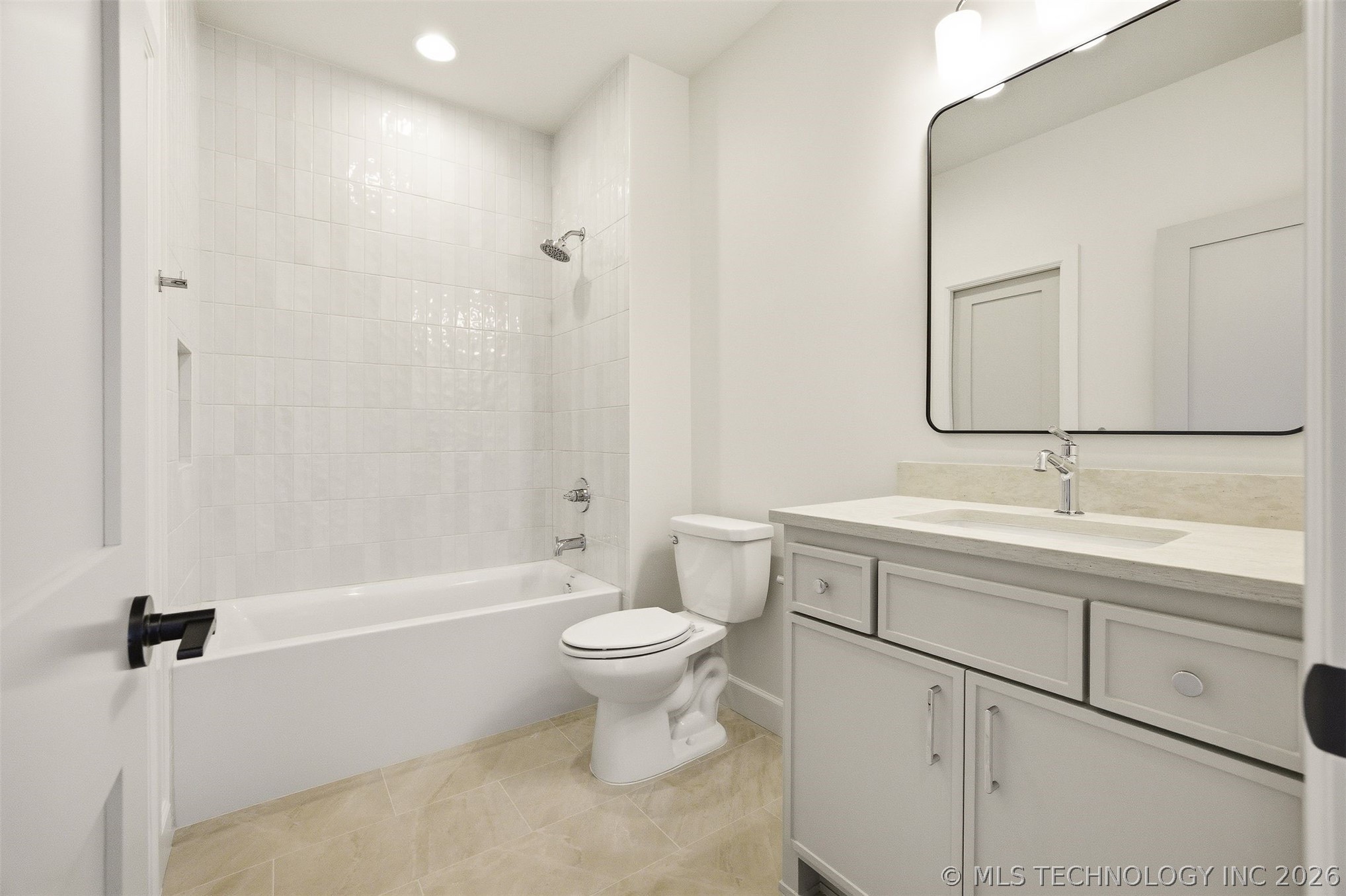 2241 S Florence Avenue