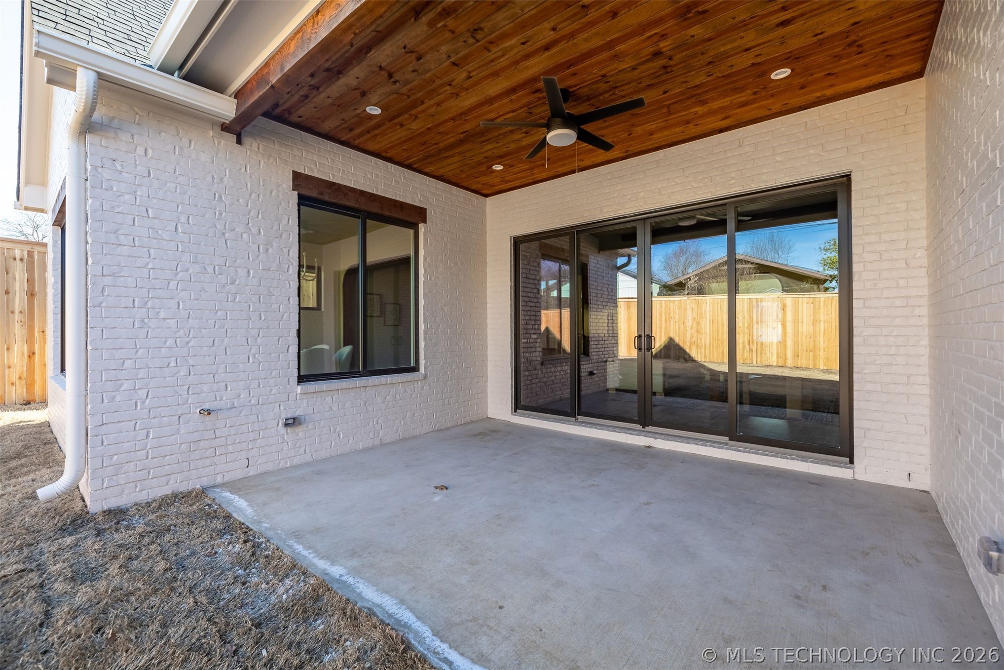 2241 S Florence Avenue