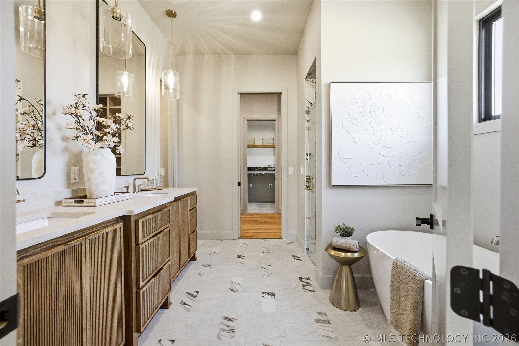 2241 S Florence Avenue