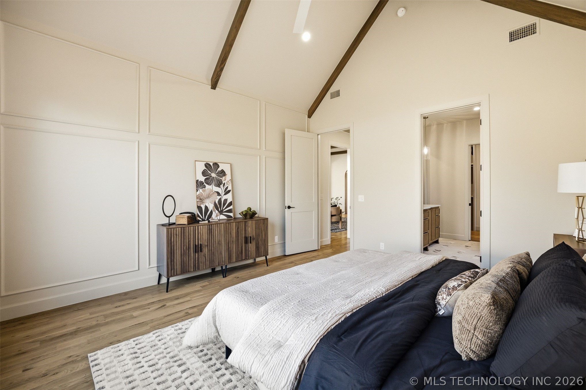 2241 S Florence Avenue