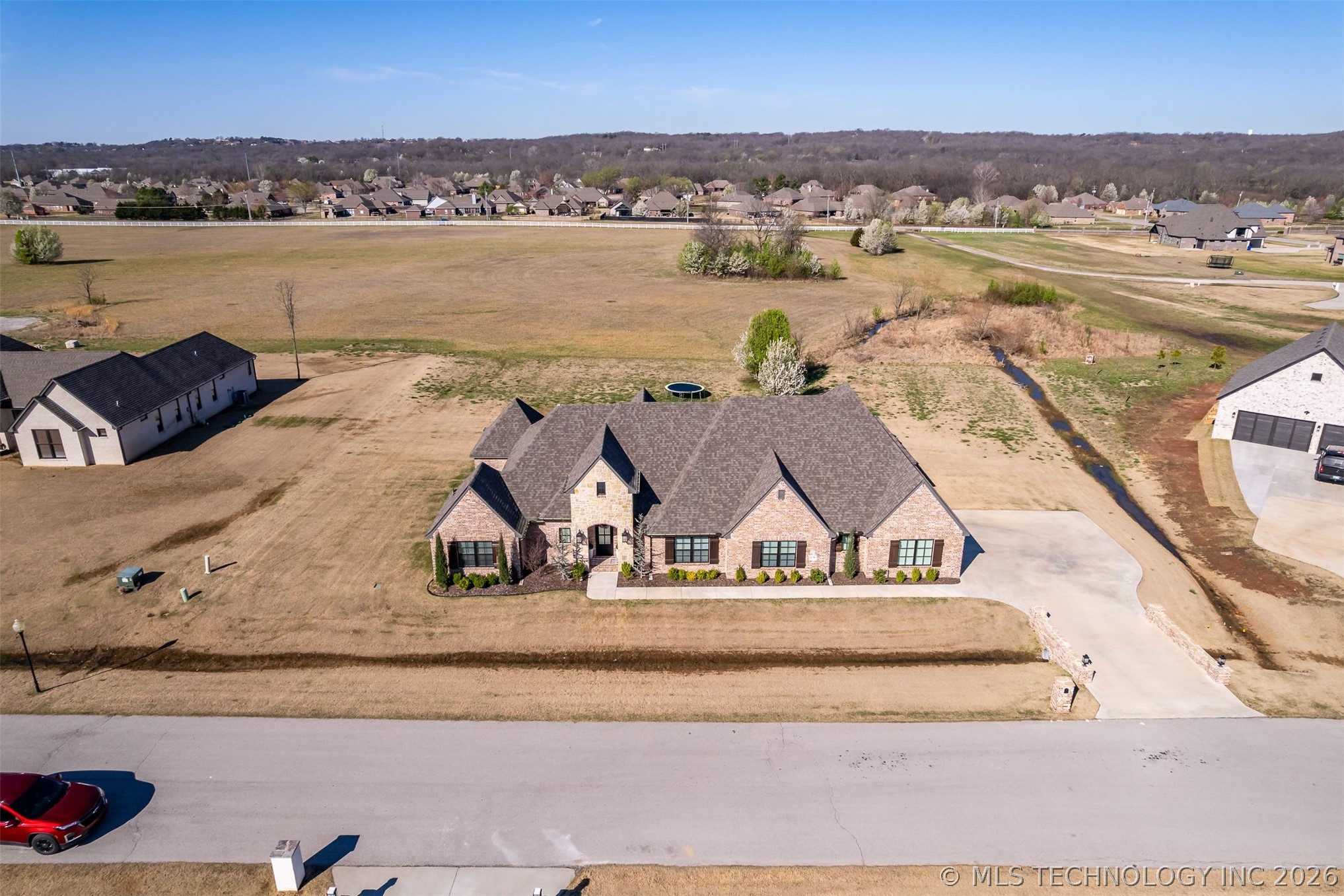 6738 S 309th East Avenue