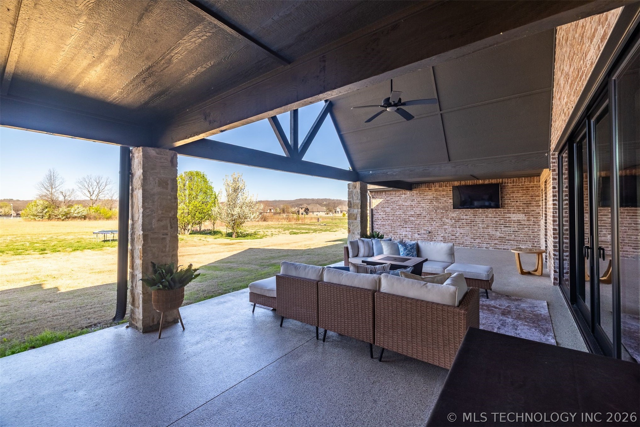 6738 S 309th East Avenue