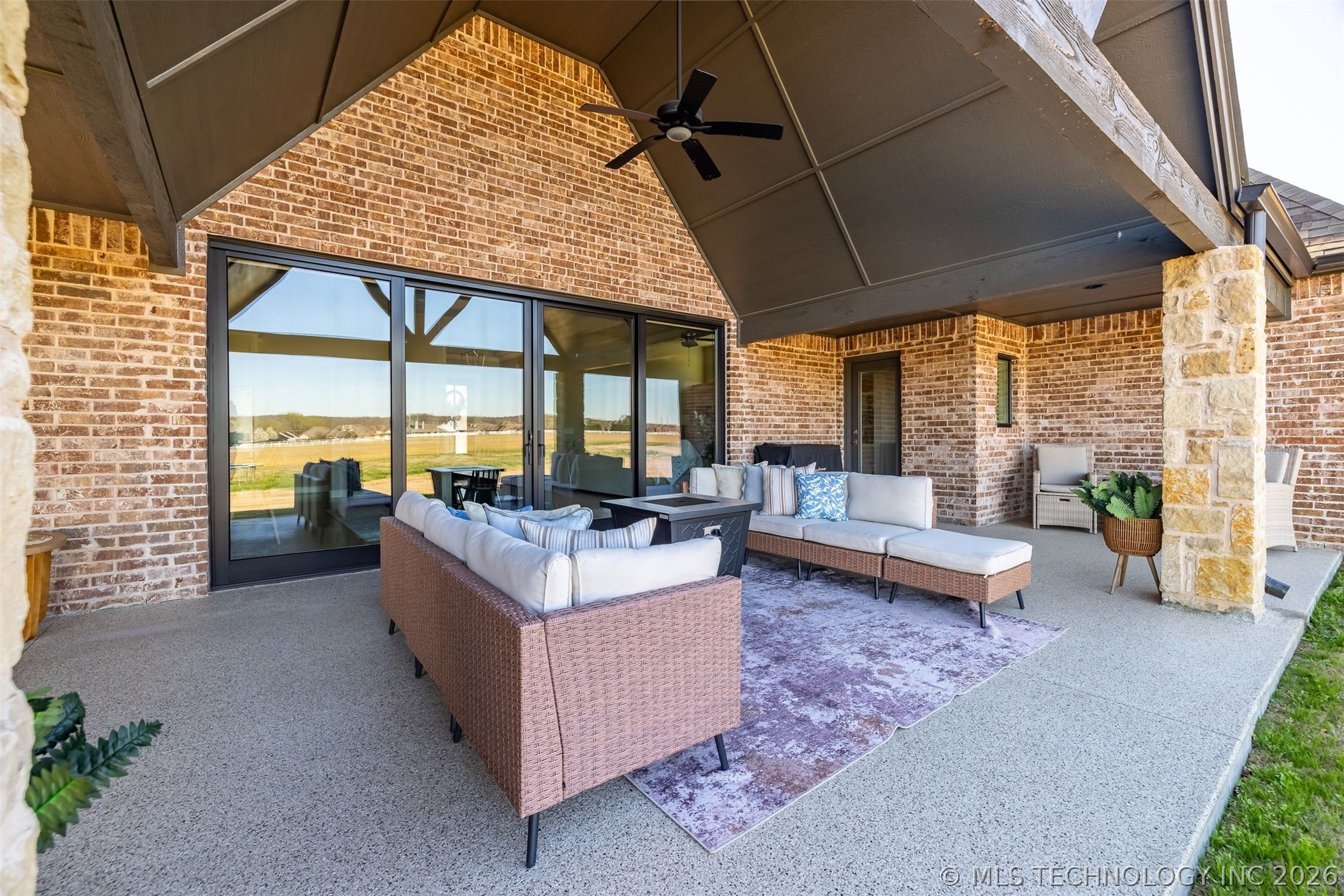 6738 S 309th East Avenue