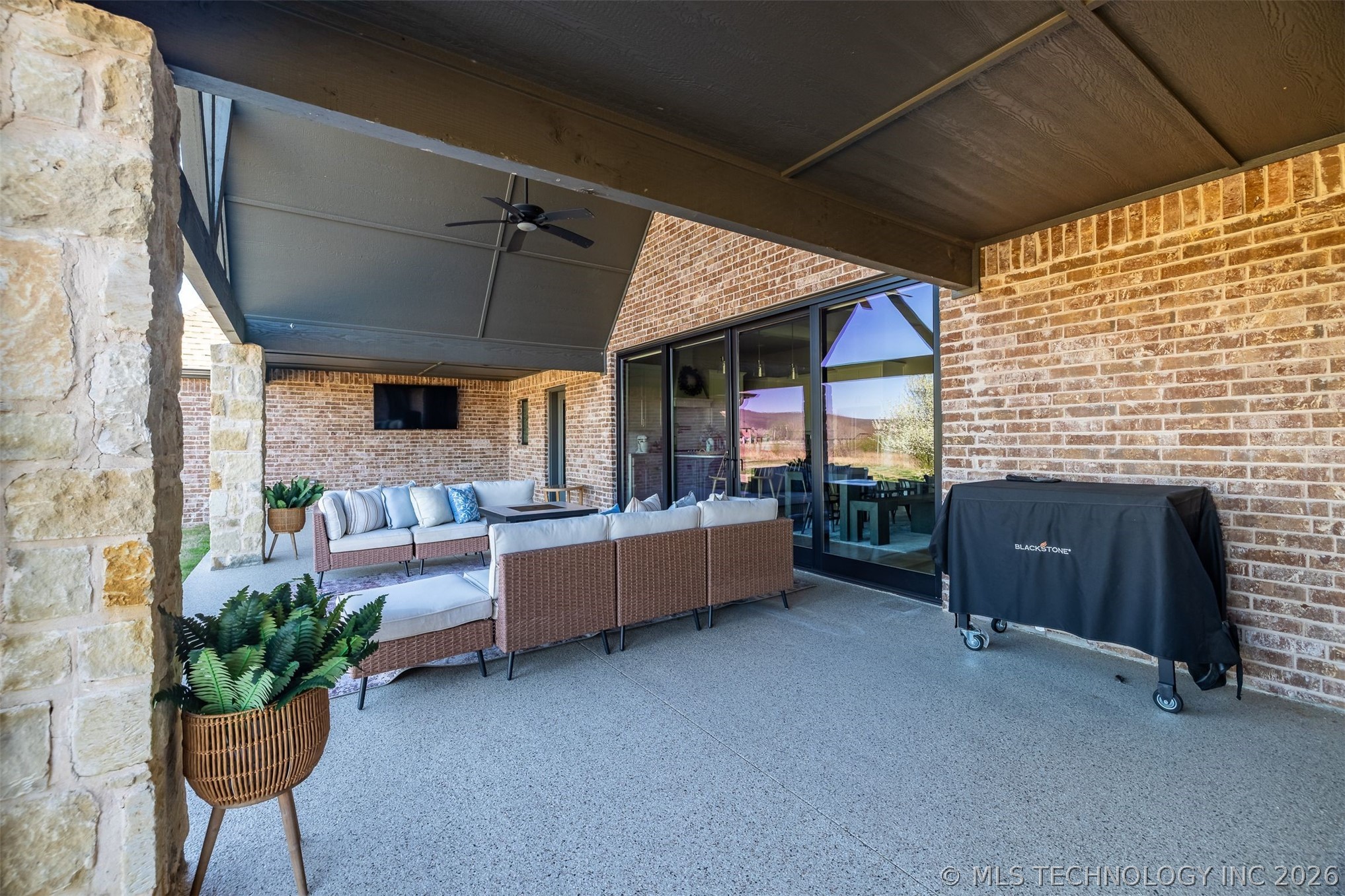 6738 S 309th East Avenue