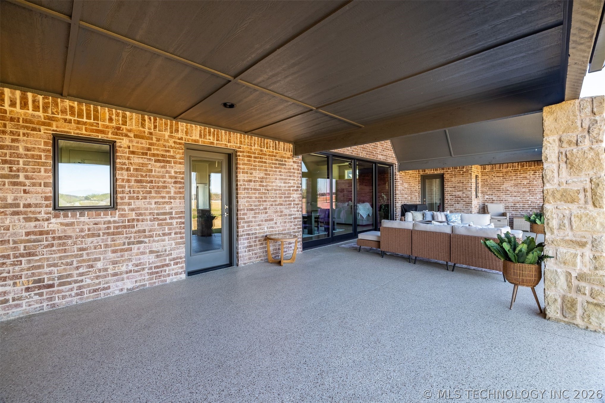 6738 S 309th East Avenue