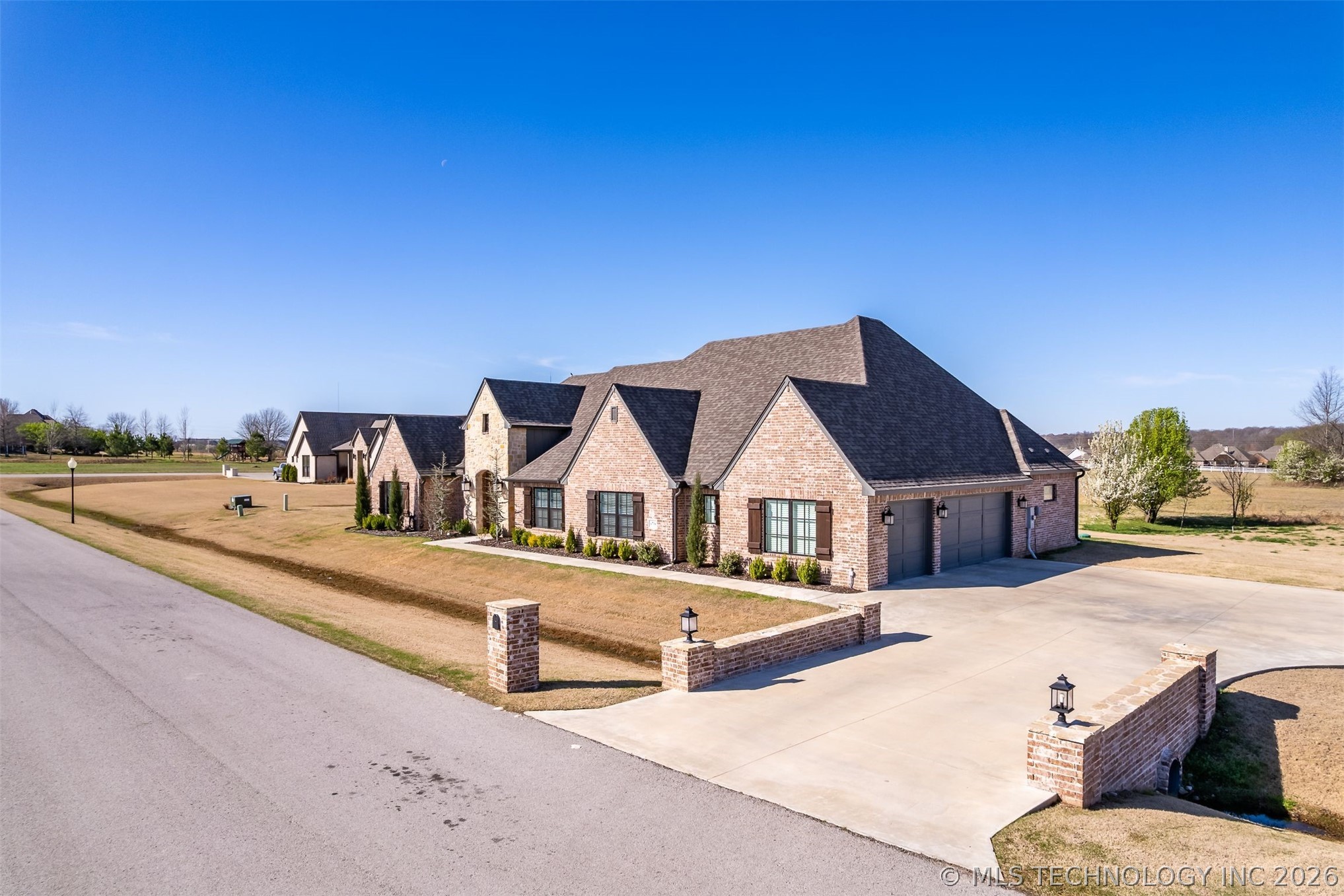 6738 S 309th East Avenue