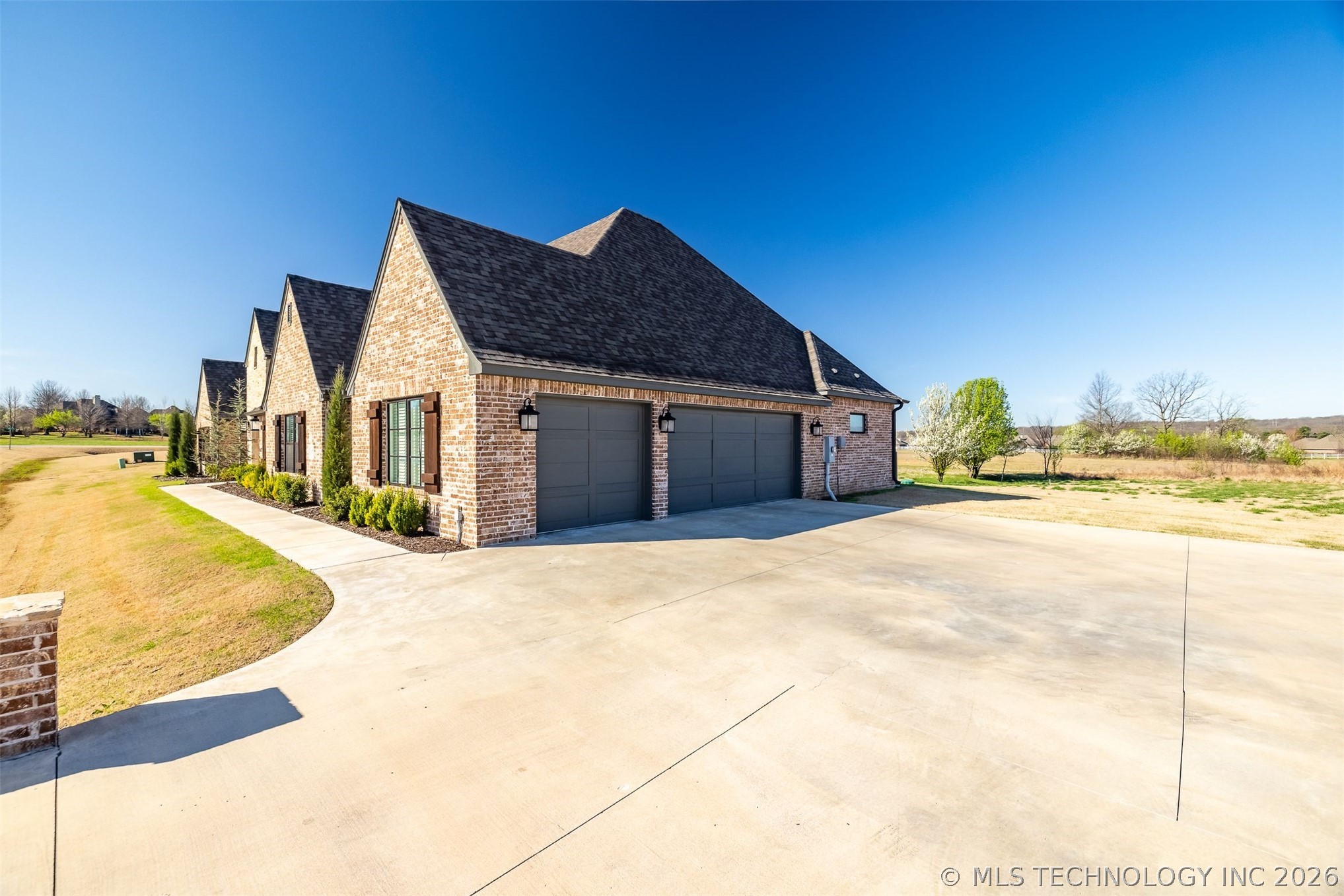 6738 S 309th East Avenue