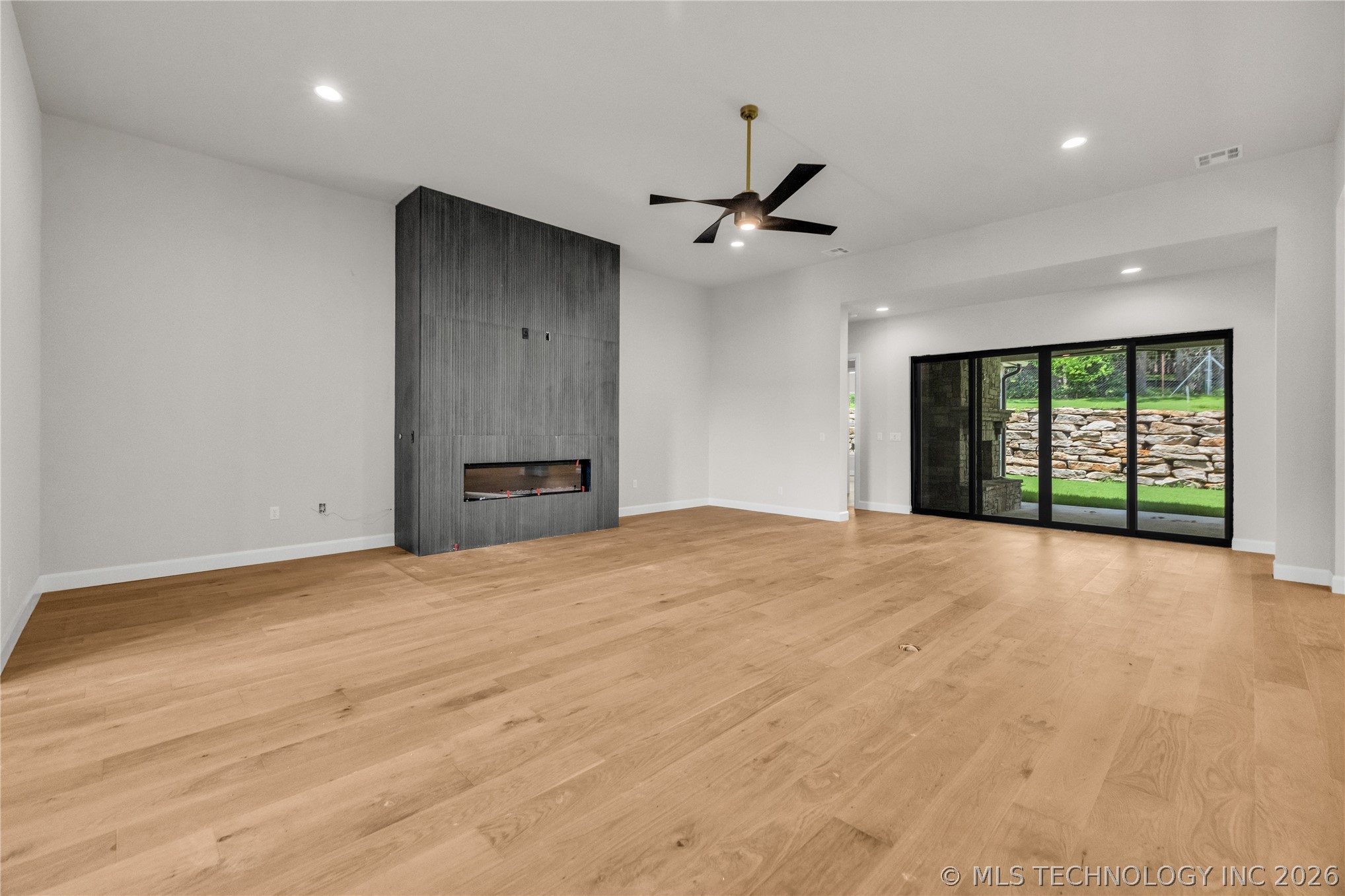 6037 E 119th Place