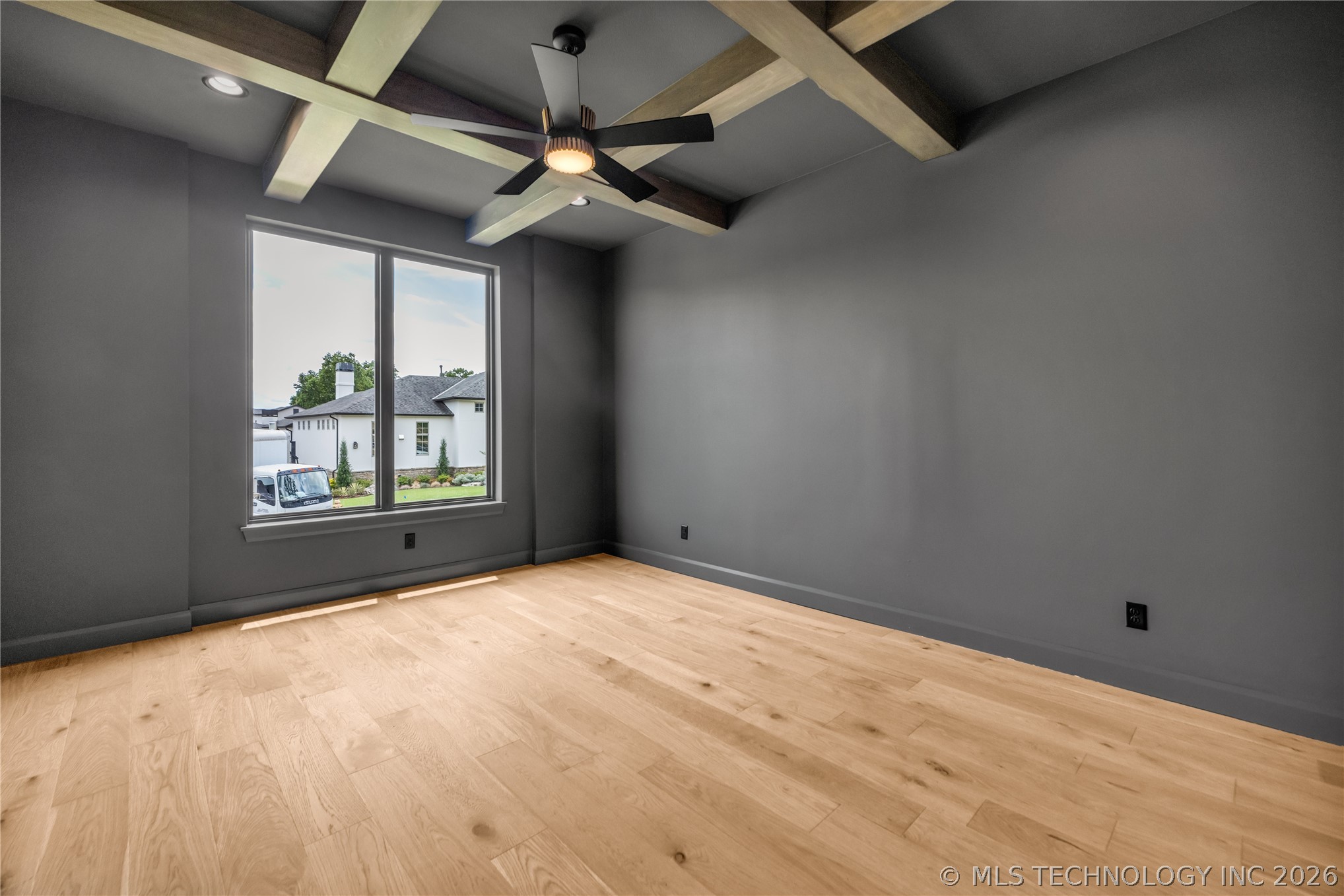 6037 E 119th Place