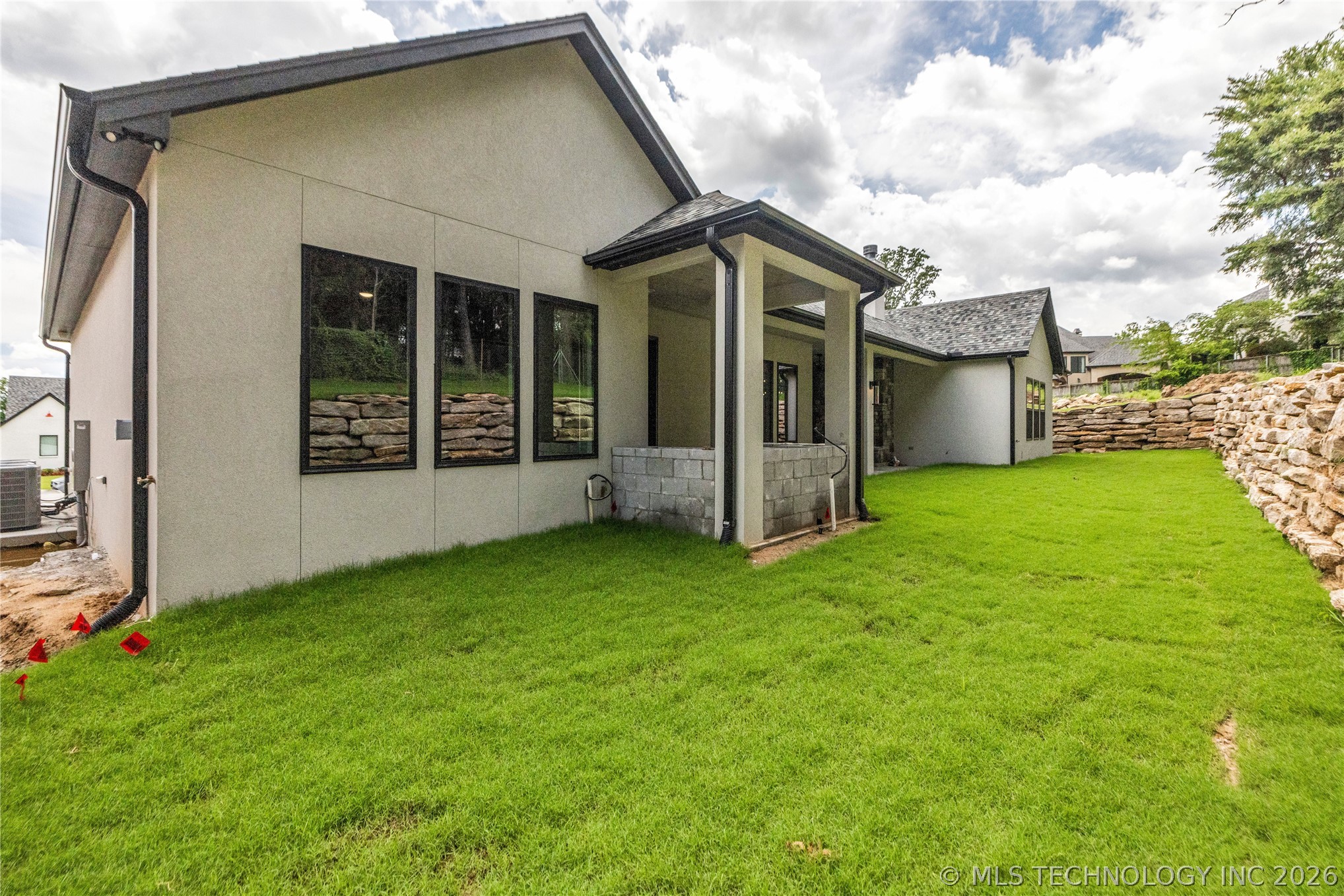 6037 E 119th Place