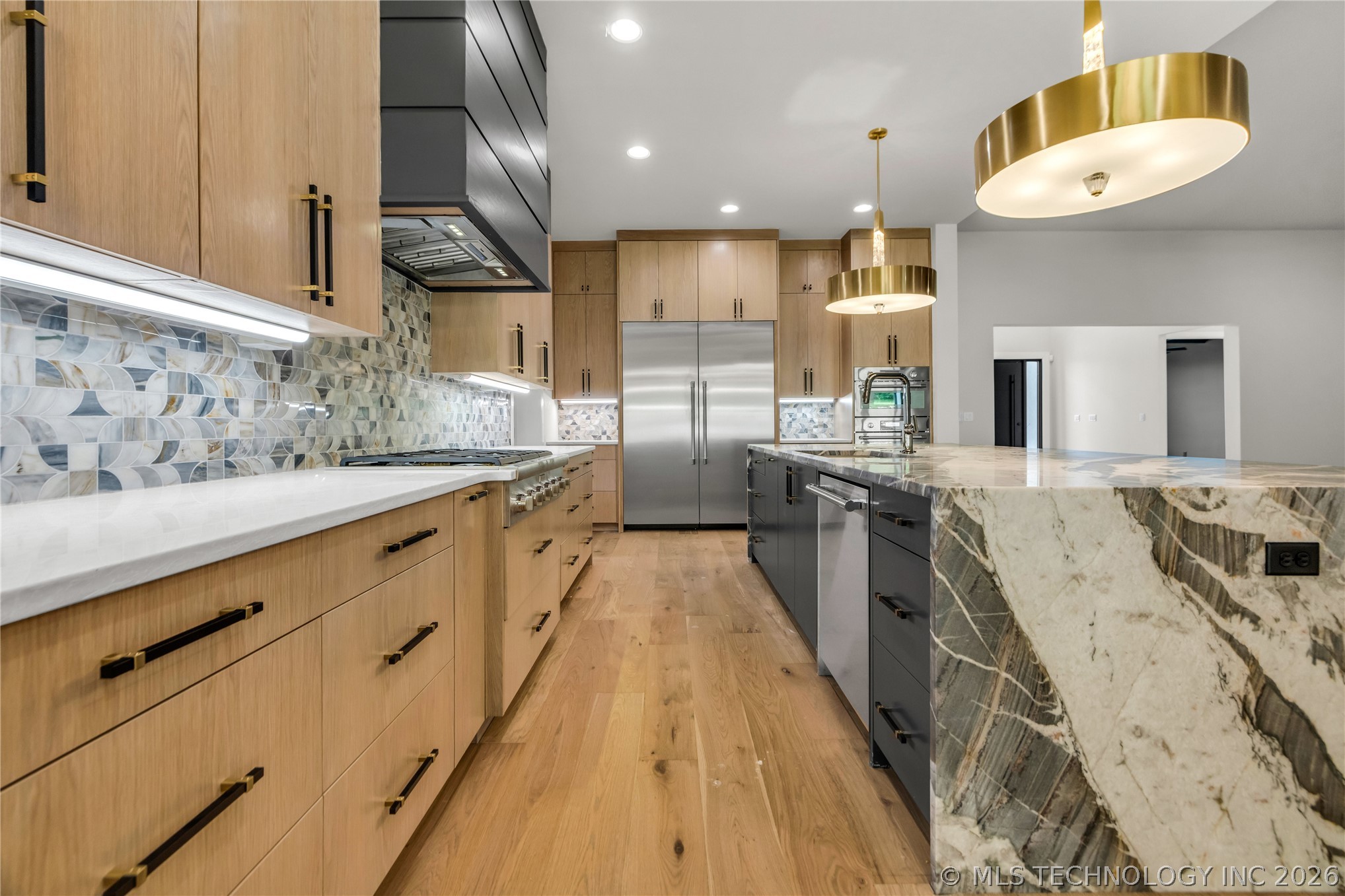 6037 E 119th Place