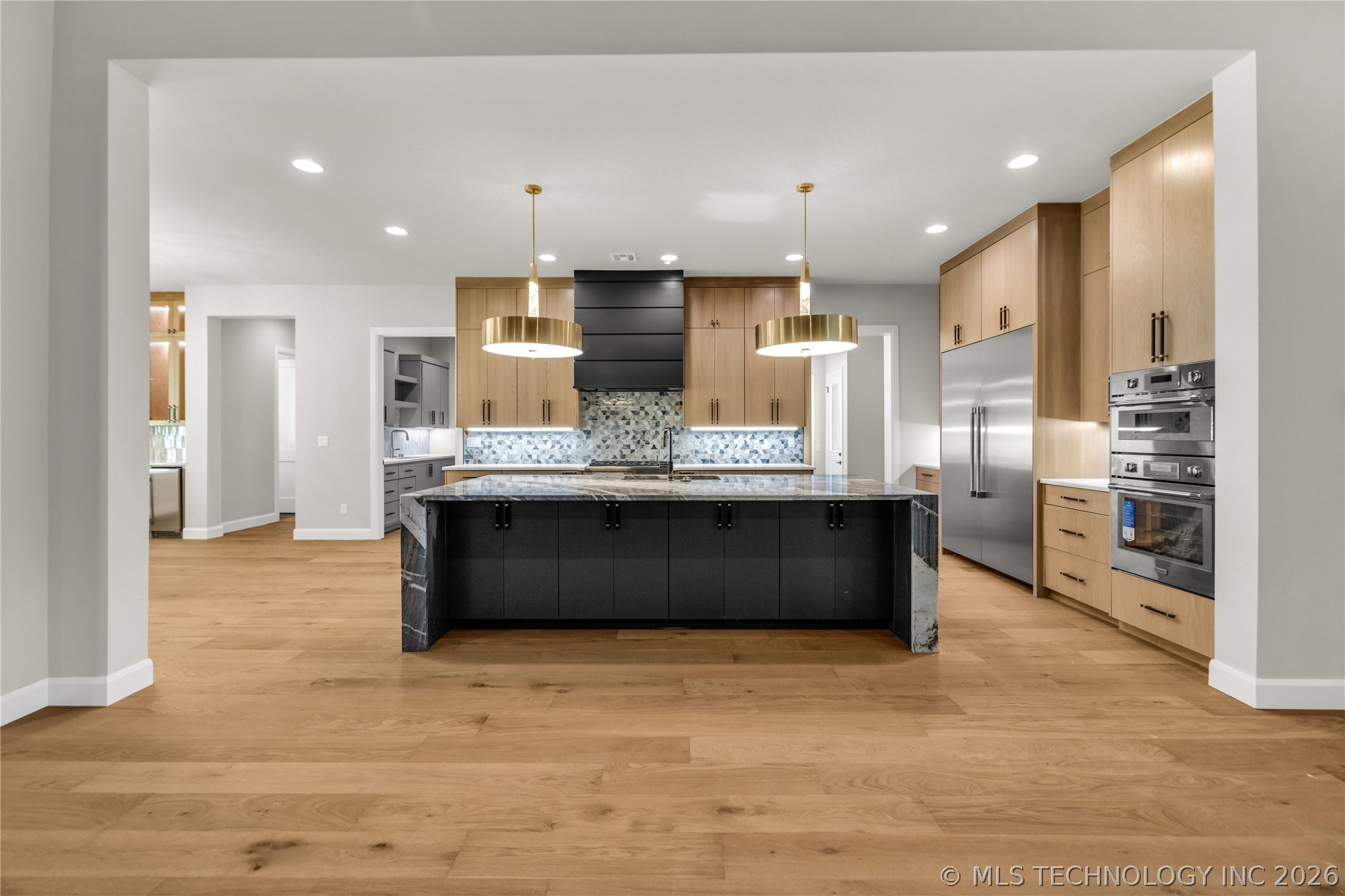 6037 E 119th Place