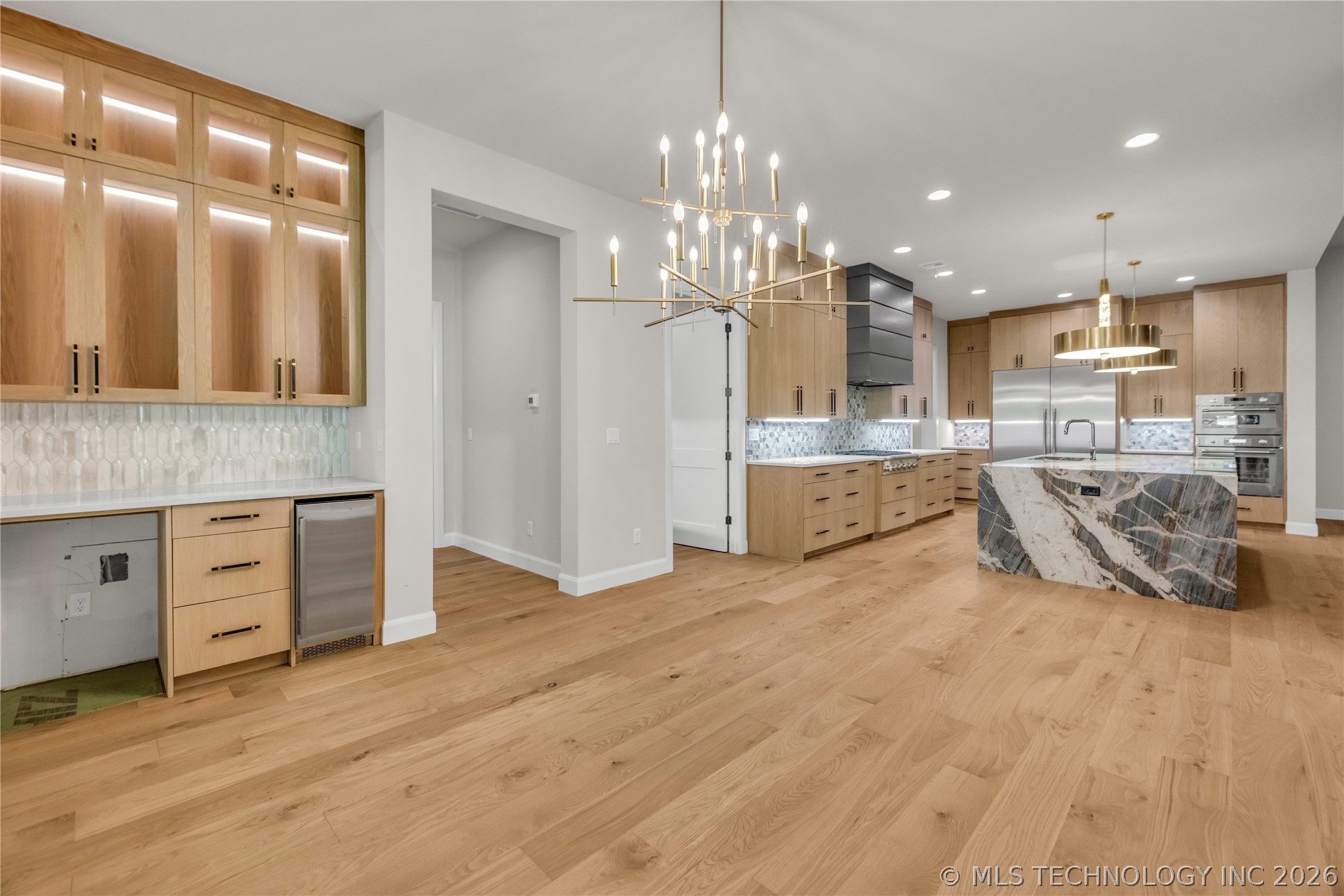 6037 E 119th Place