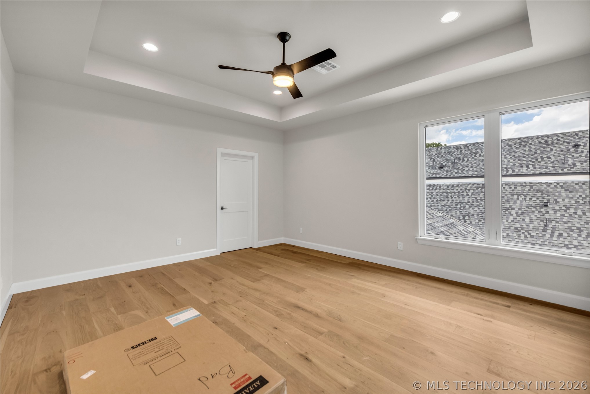 6037 E 119th Place