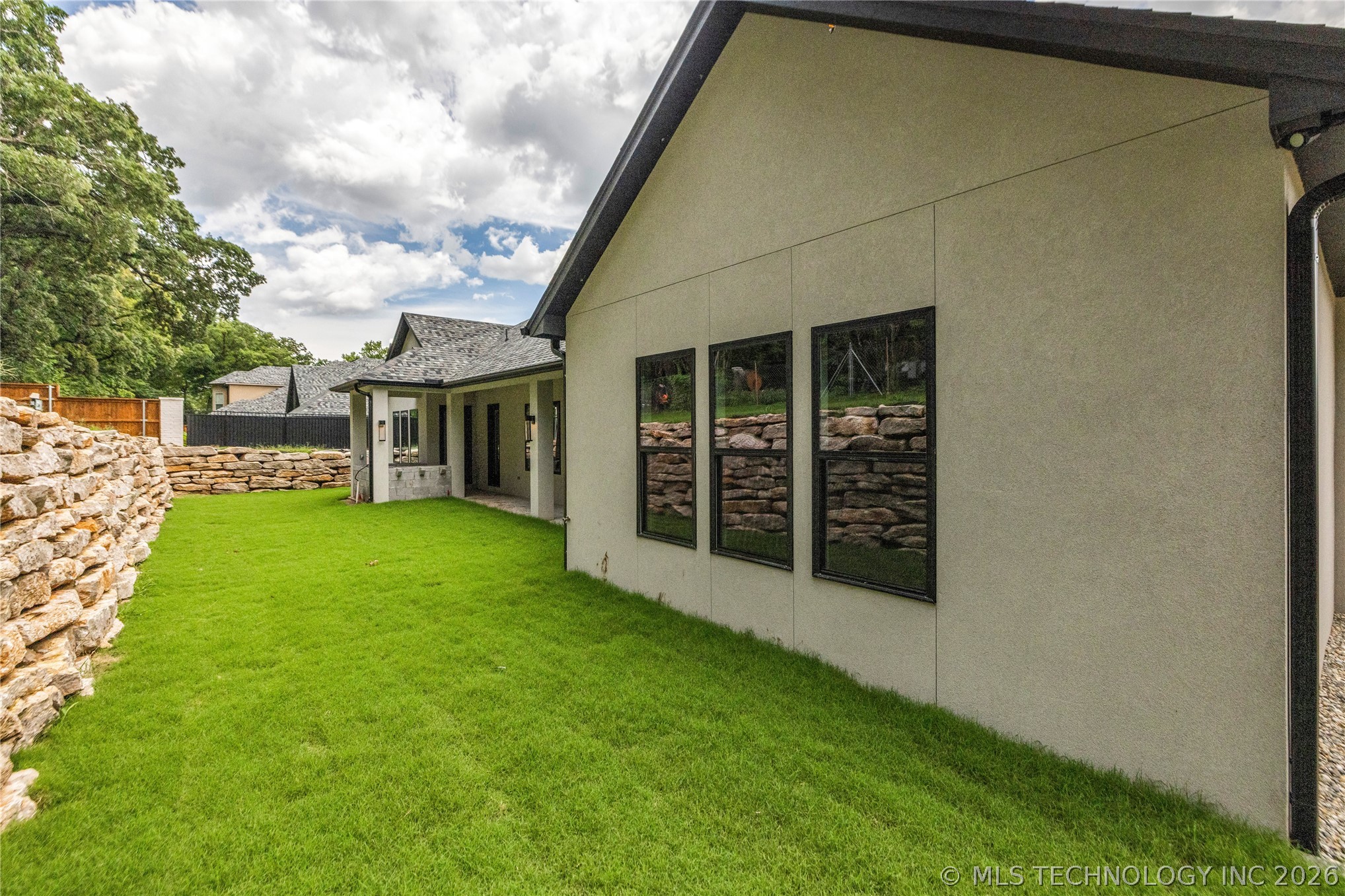 6037 E 119th Place