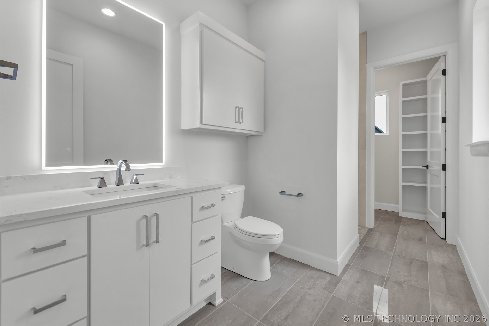 6037 E 119th Place