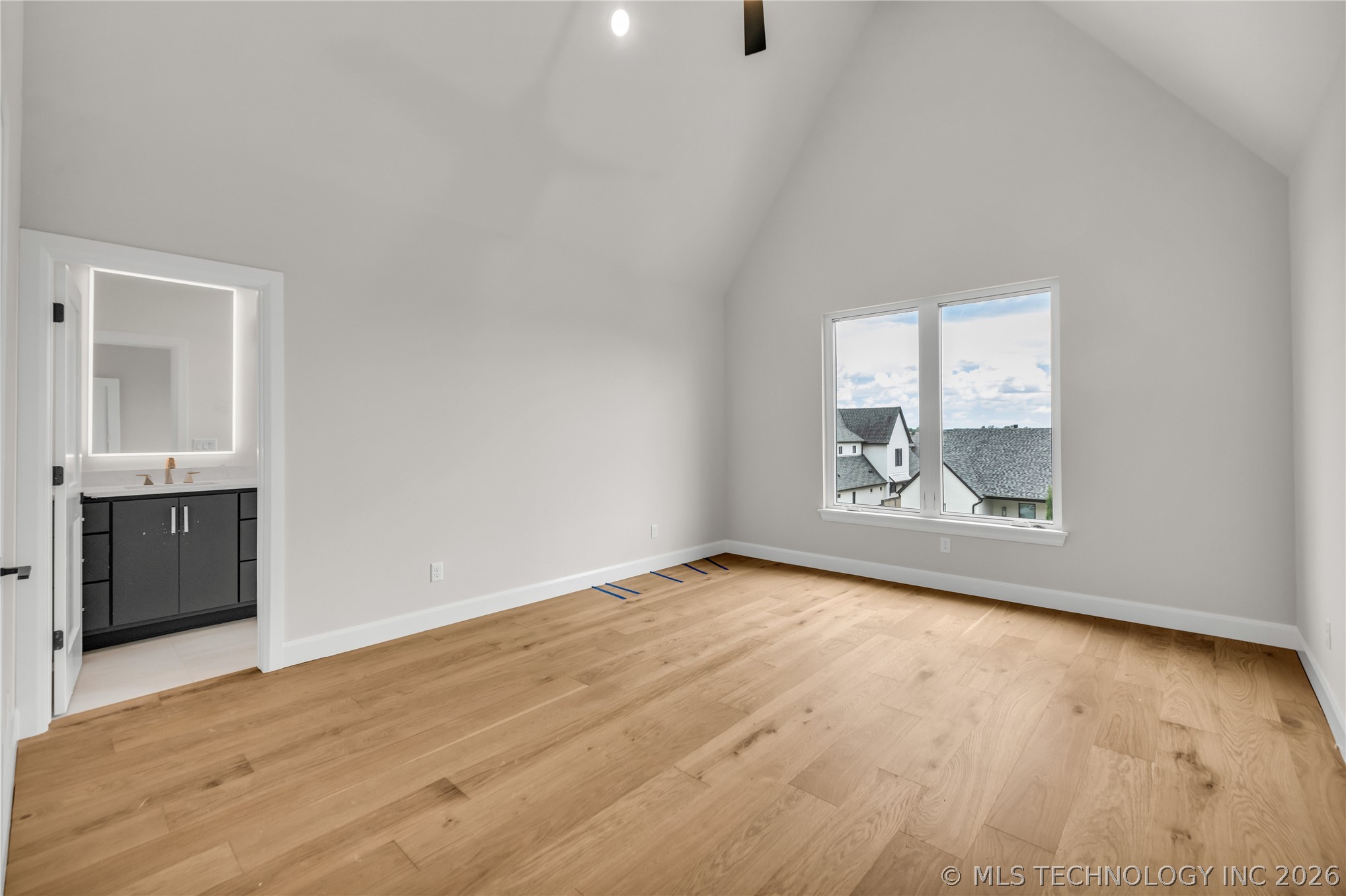6037 E 119th Place