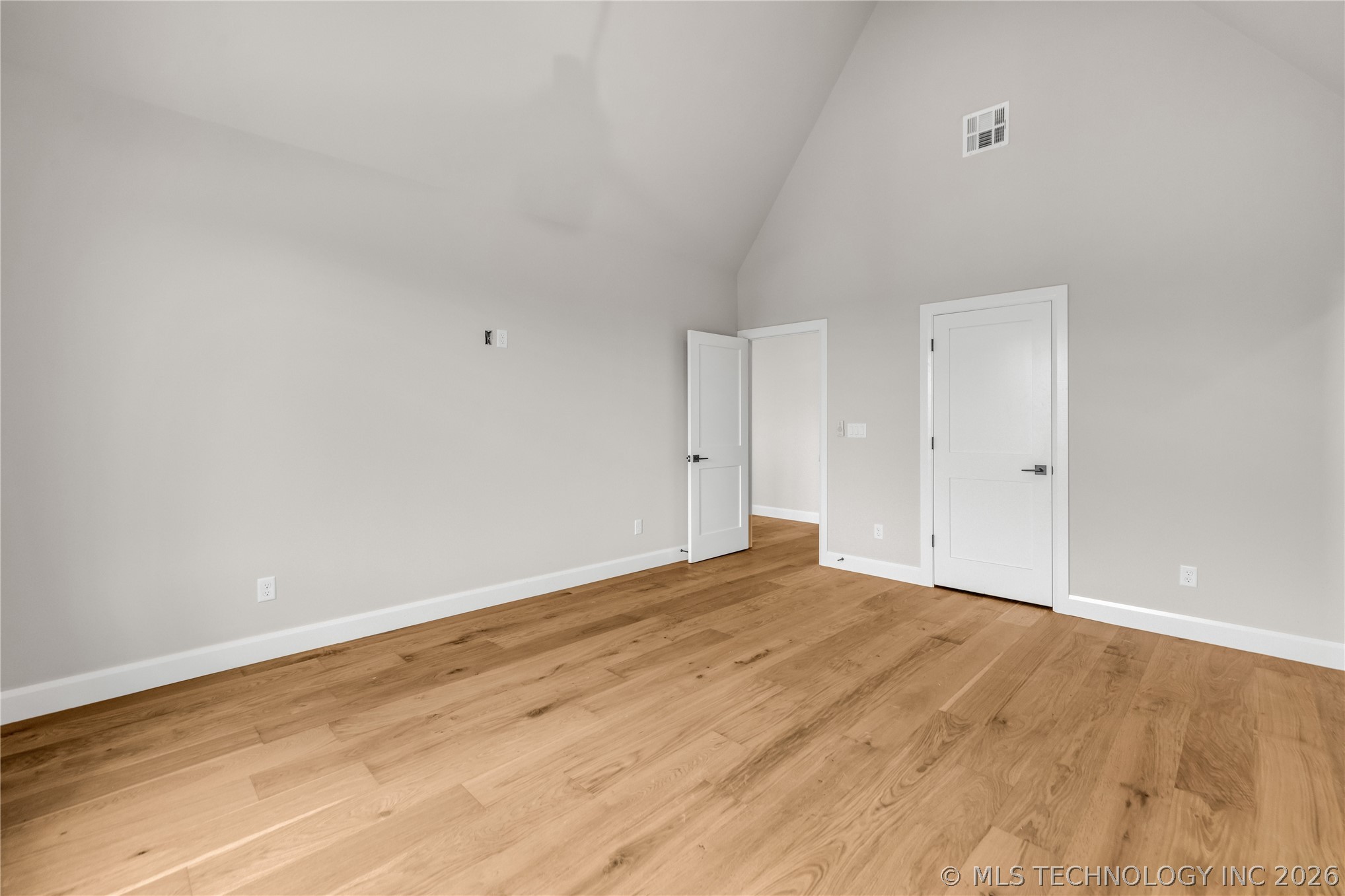 6037 E 119th Place