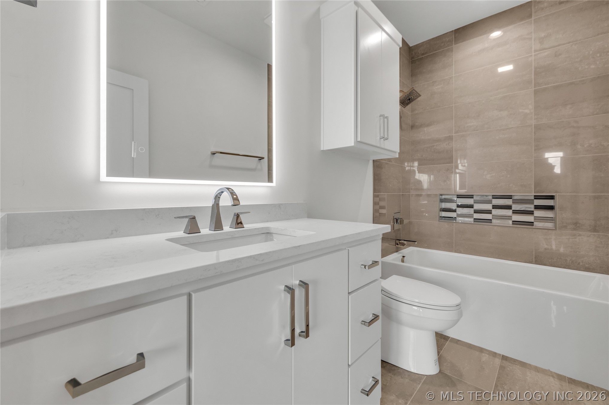 6037 E 119th Place