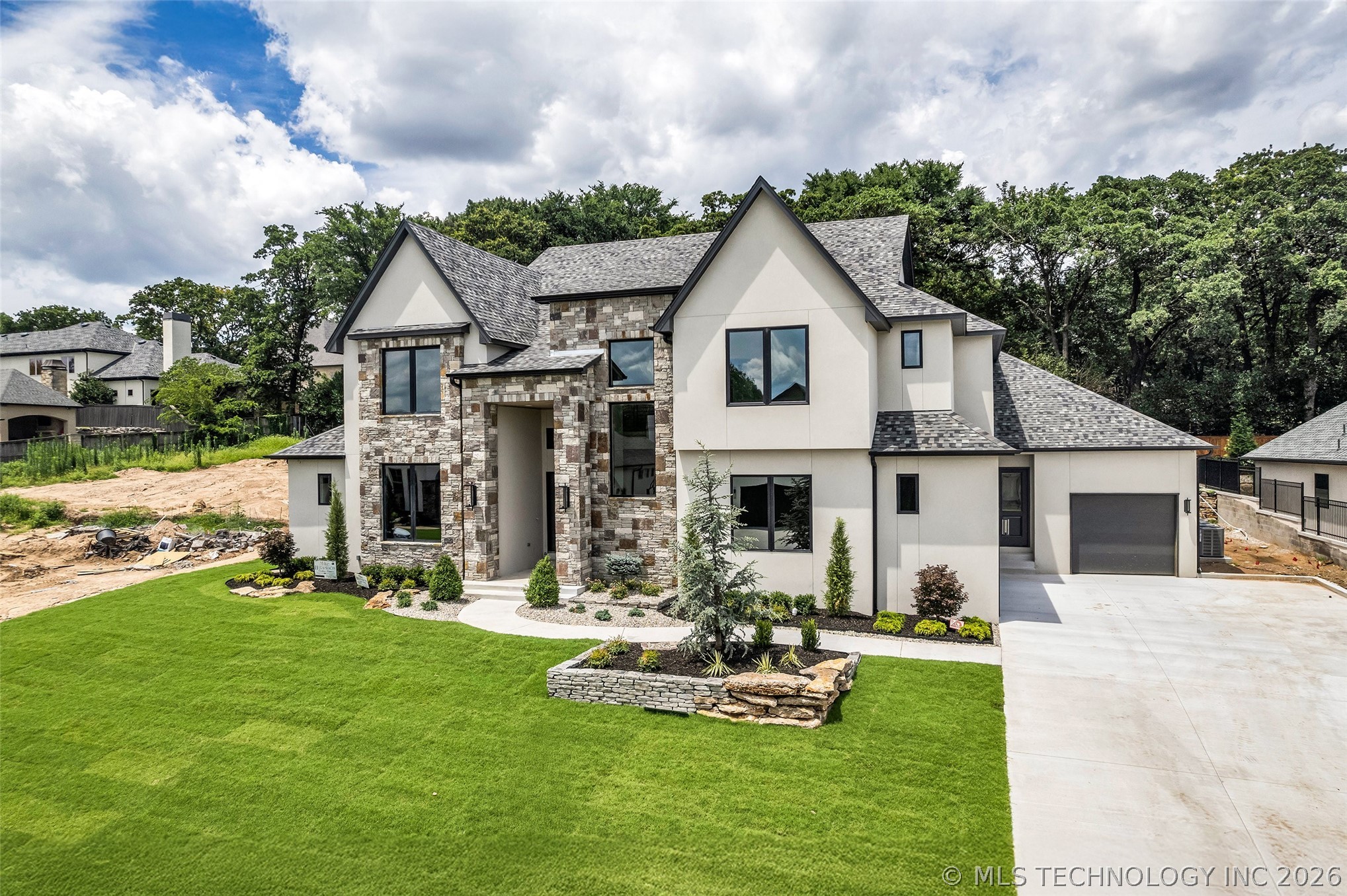 6037 E 119th Place