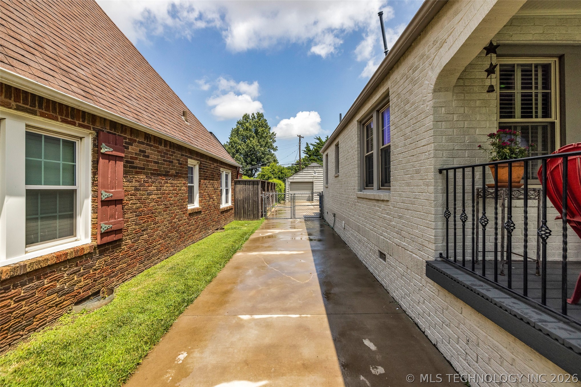 2711 E 14th Street