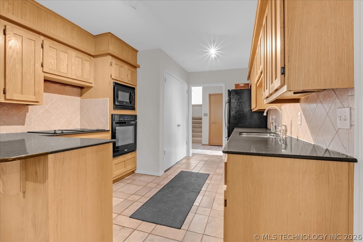 6106 E 93rd Street