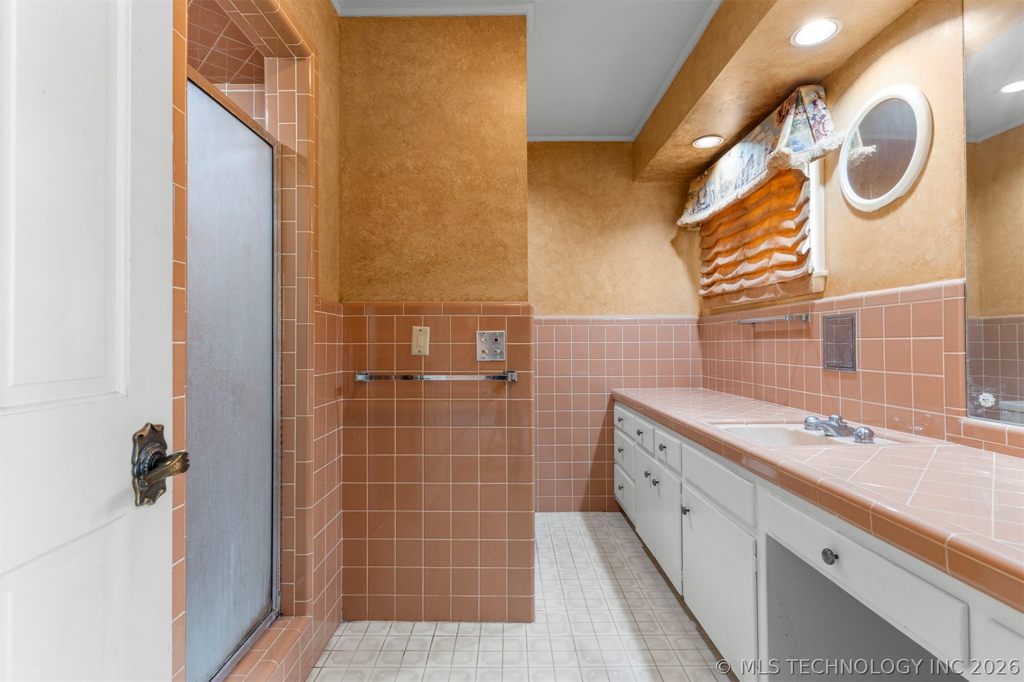 3811 E 74th Street