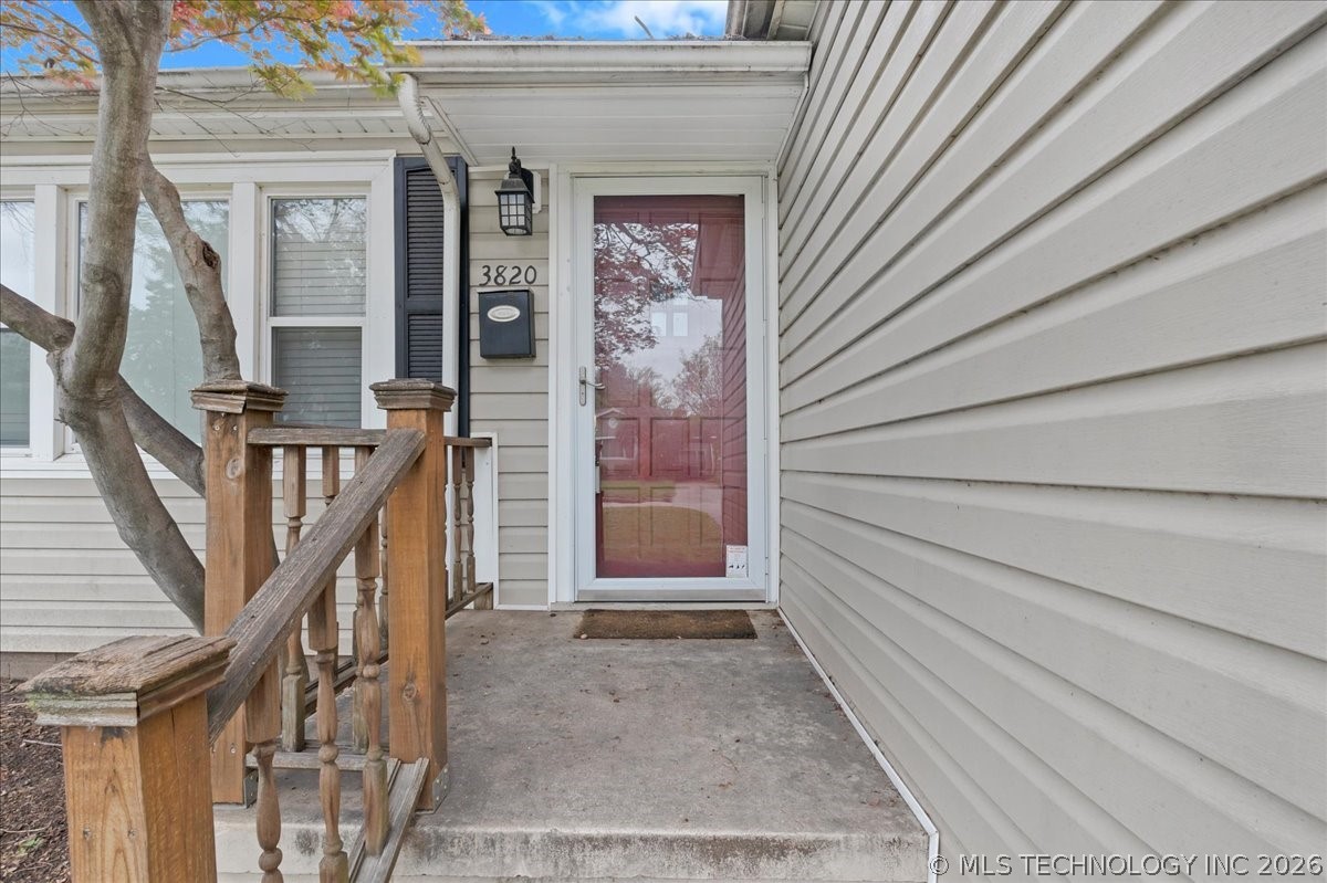 3820 S Detroit Avenue